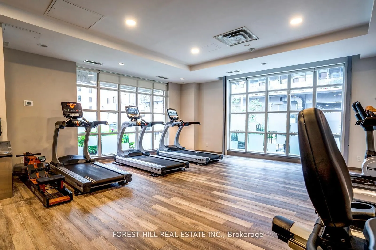 23 Brant Street, #103