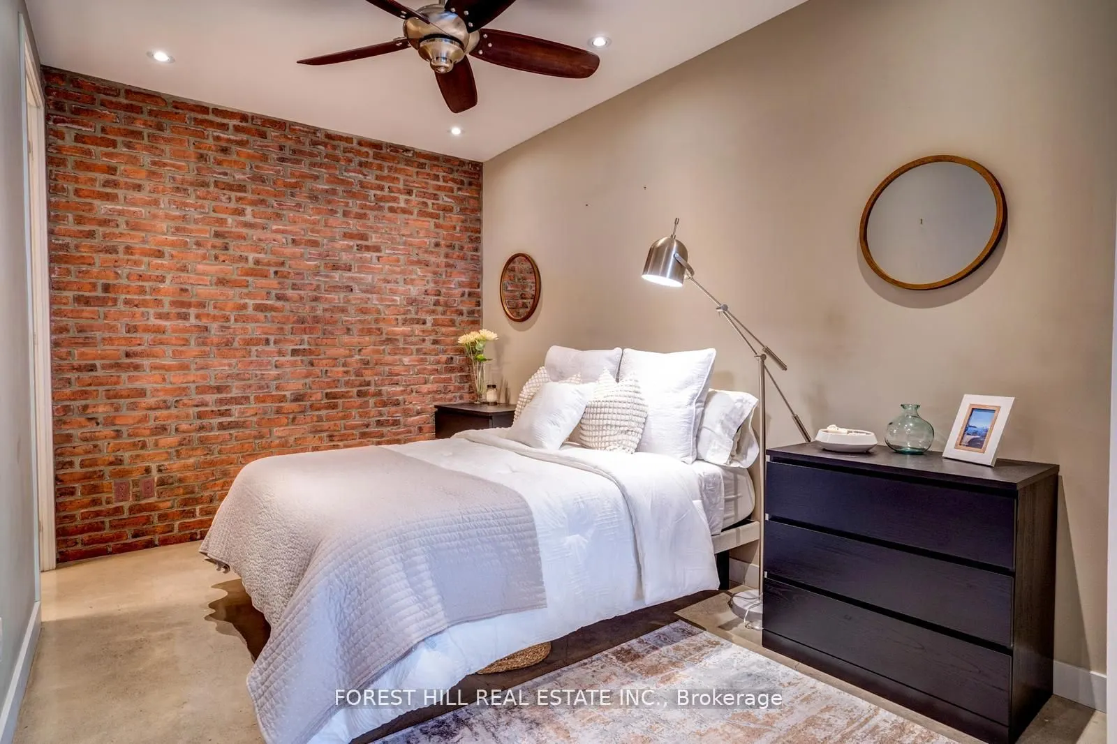 23 Brant Street, #103