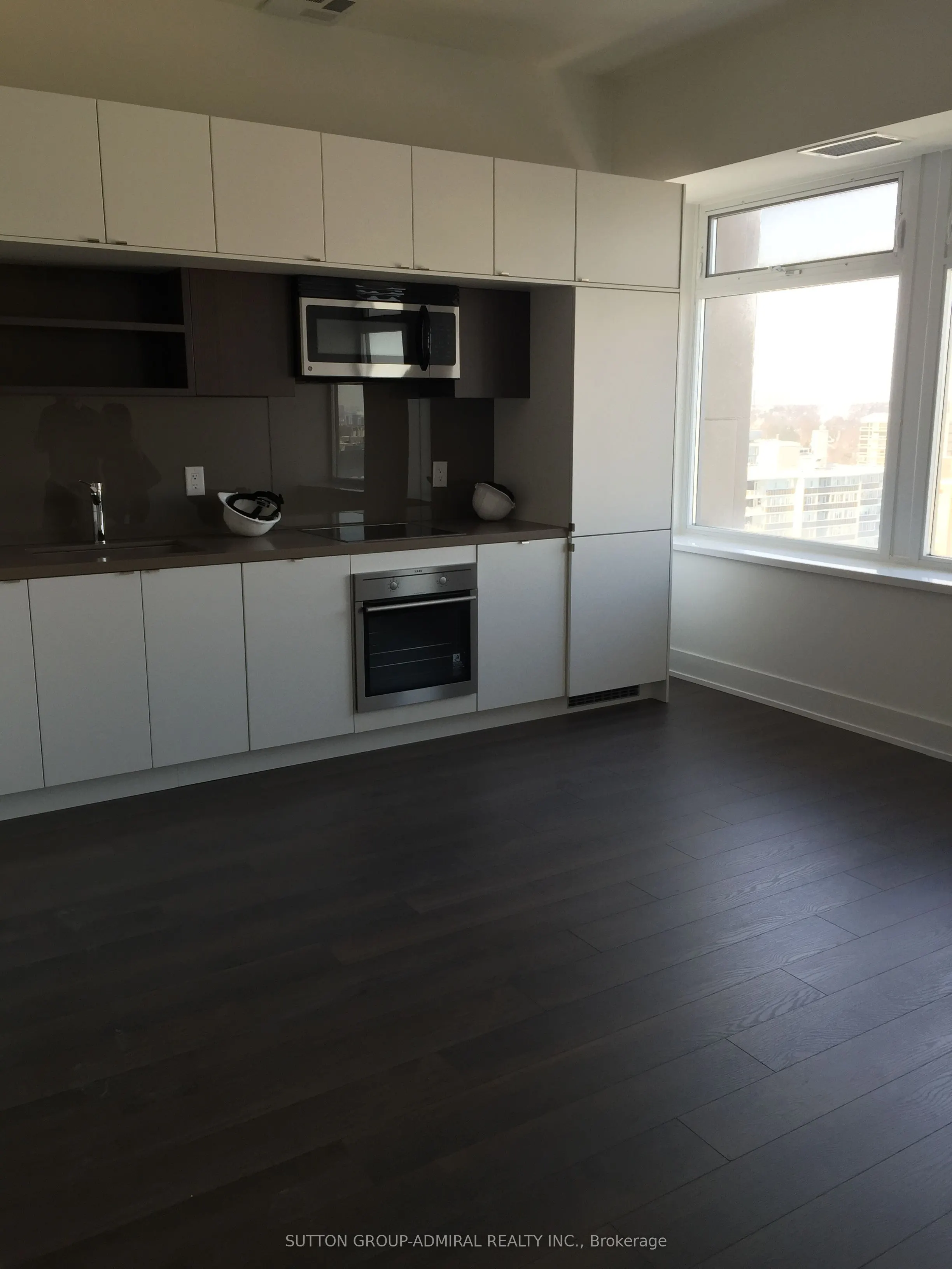 111 St Clair Avenue W, #1504