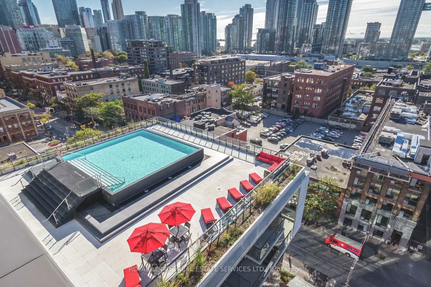 560 King Street W