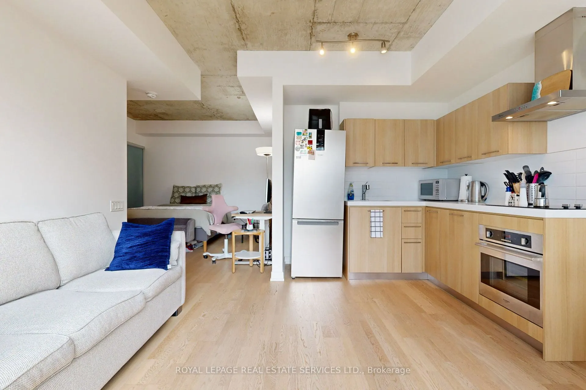 560 King Street W