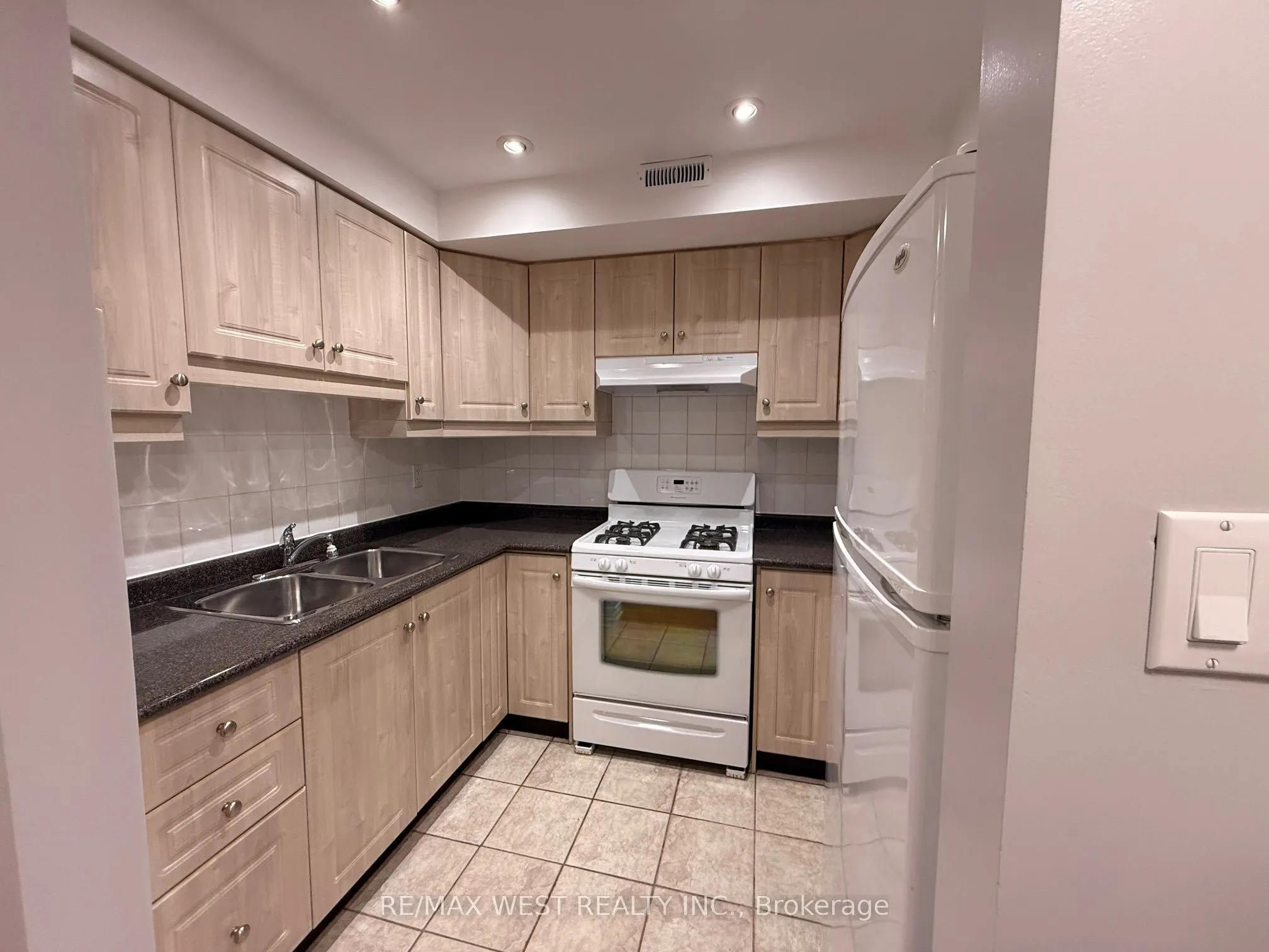 31 Brookfield Street, #A