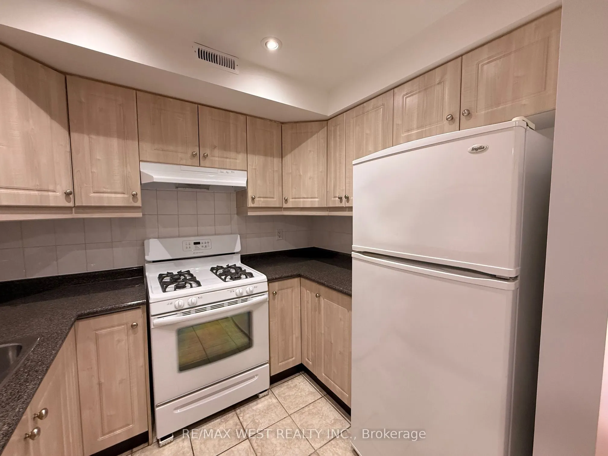 31 Brookfield Street, #A