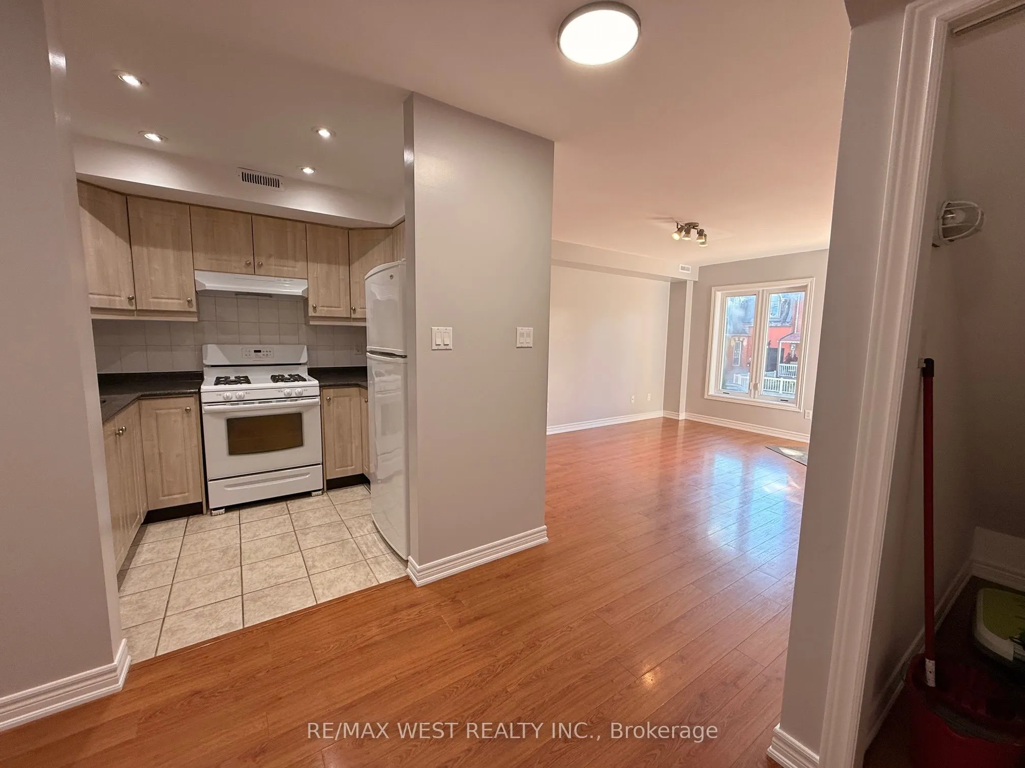 31 Brookfield Street, #A