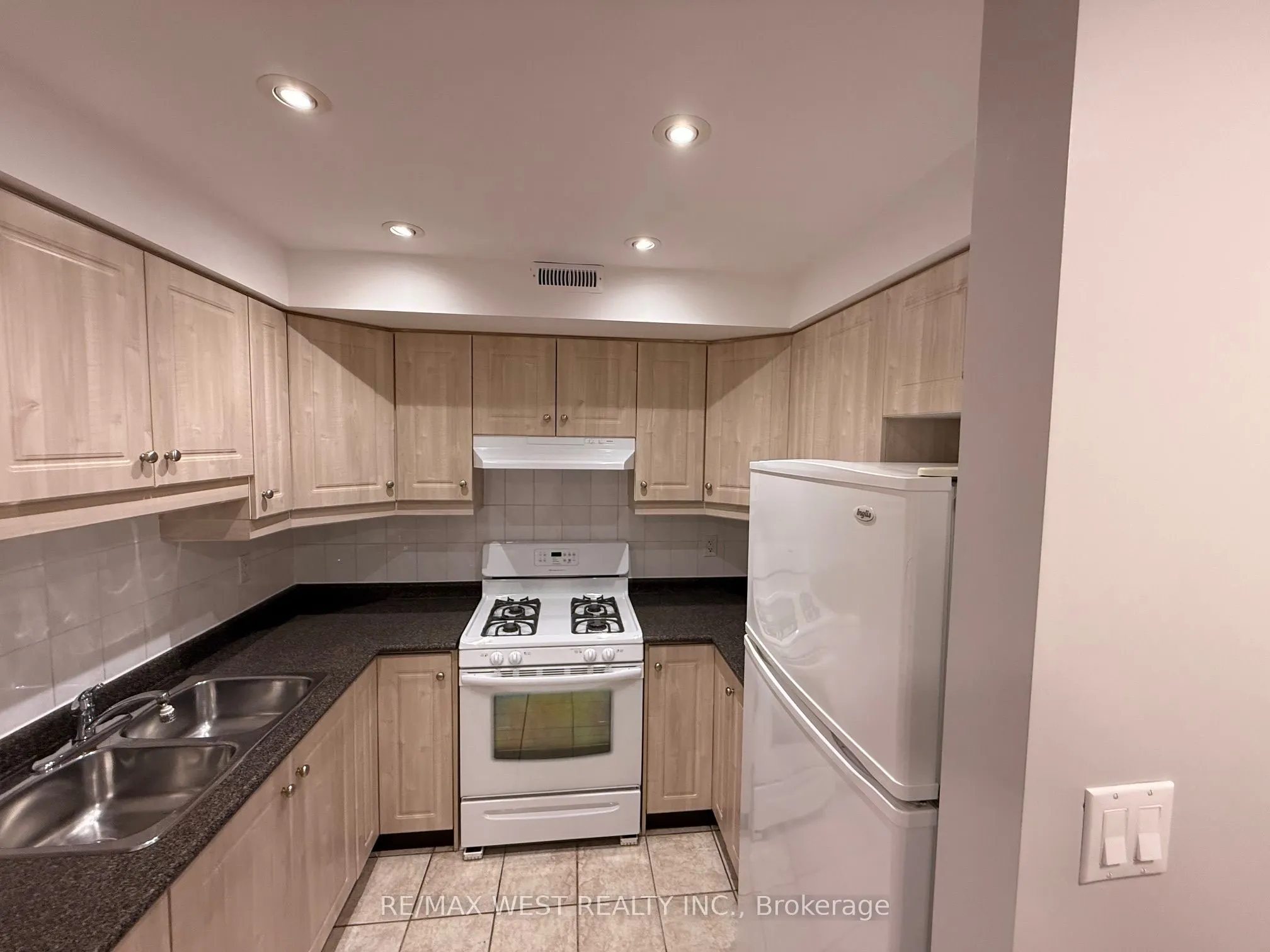 31 Brookfield Street, #A