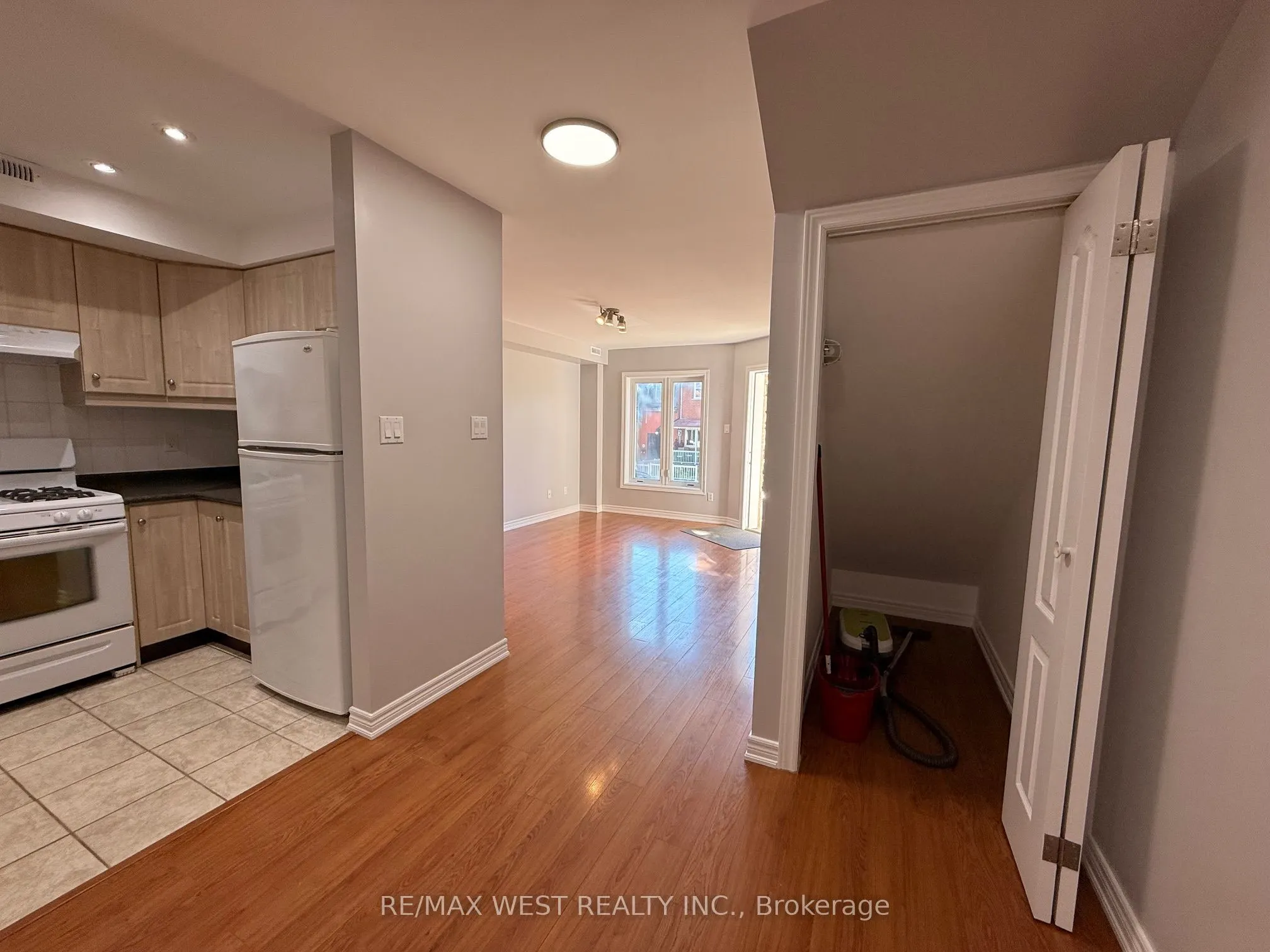 31 Brookfield Street, #A