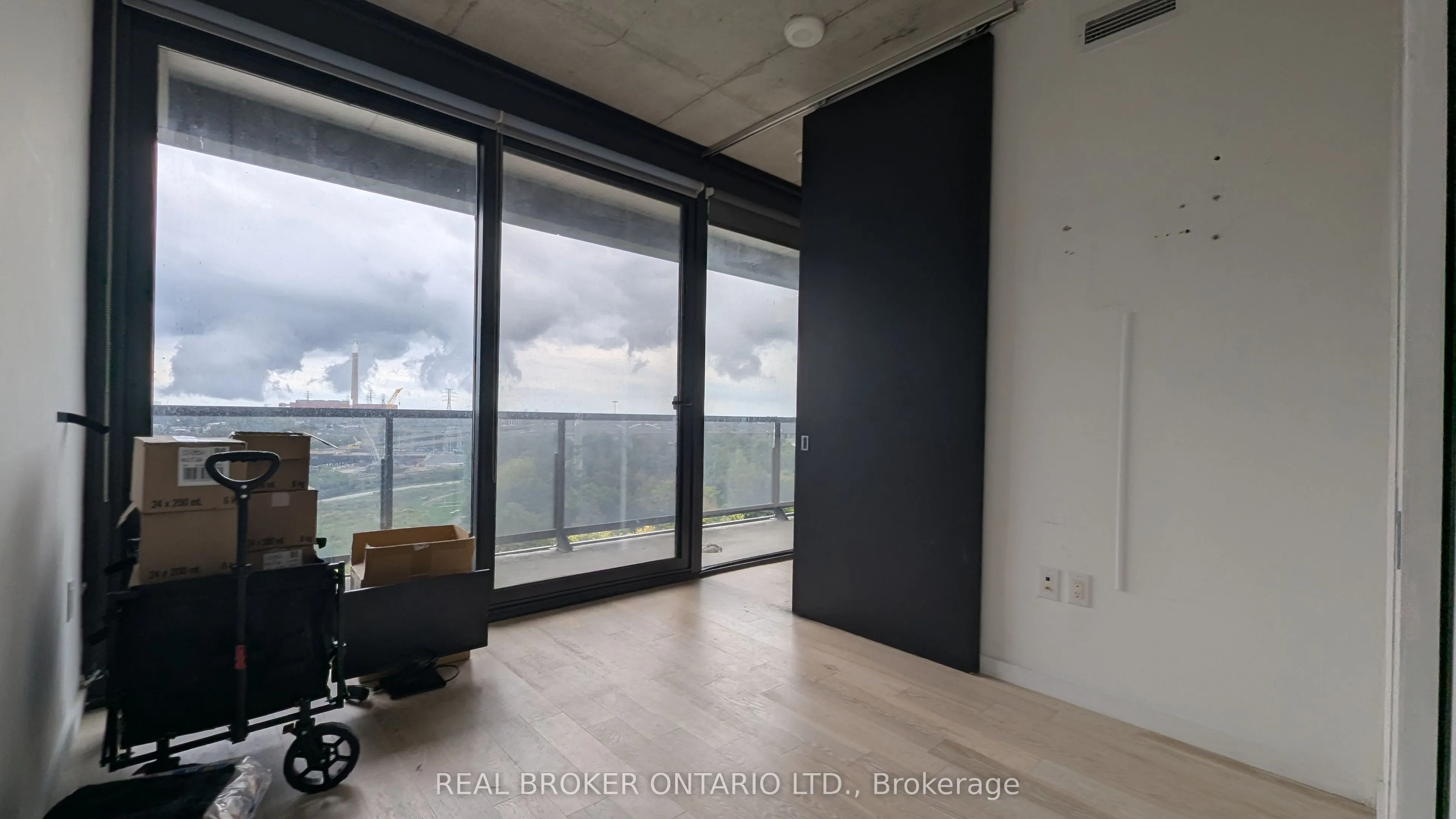 170 Bayview Avenue, #817