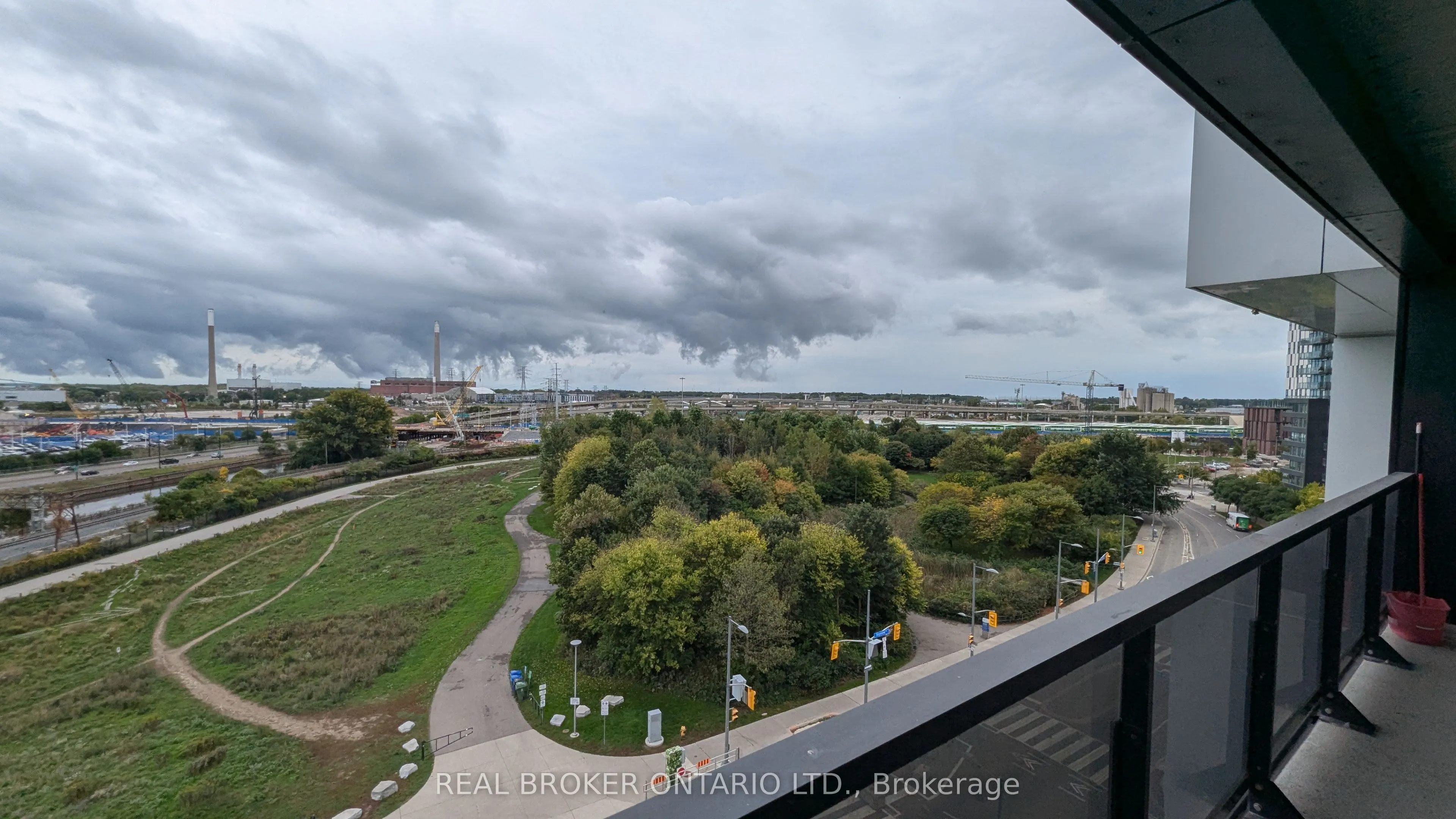 170 Bayview Avenue, #817