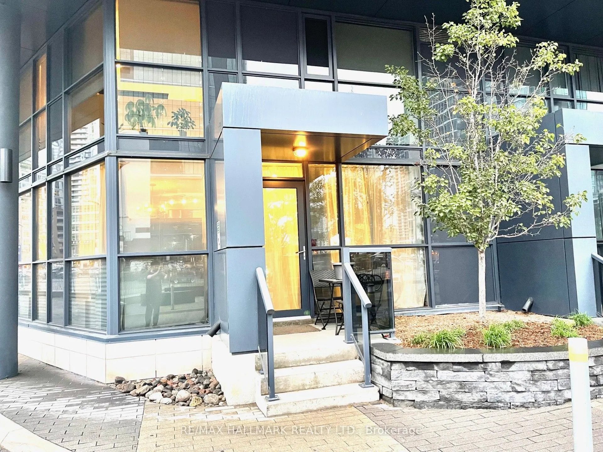 352 Front Street W, #103