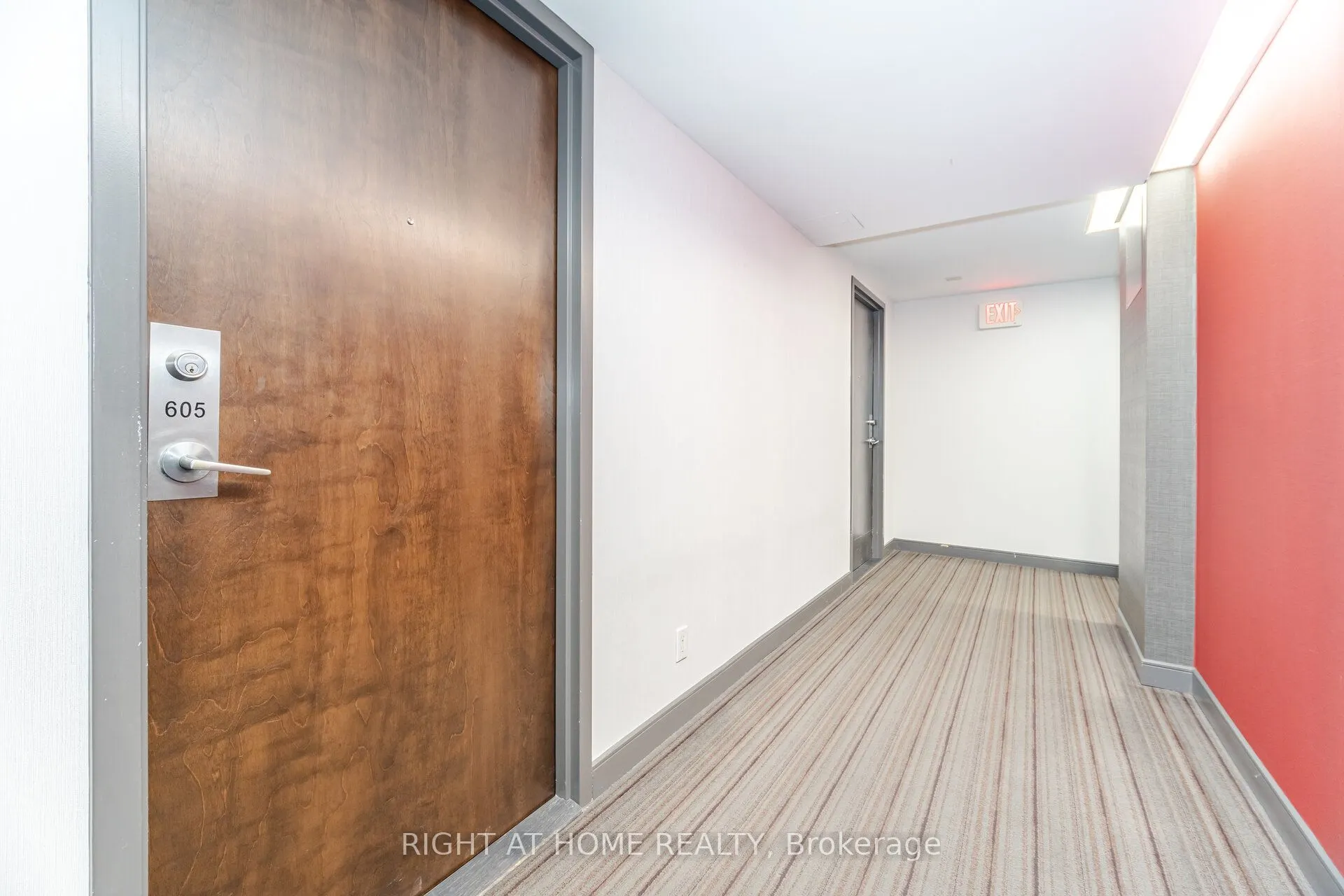 22 Wellesley Street E, #605