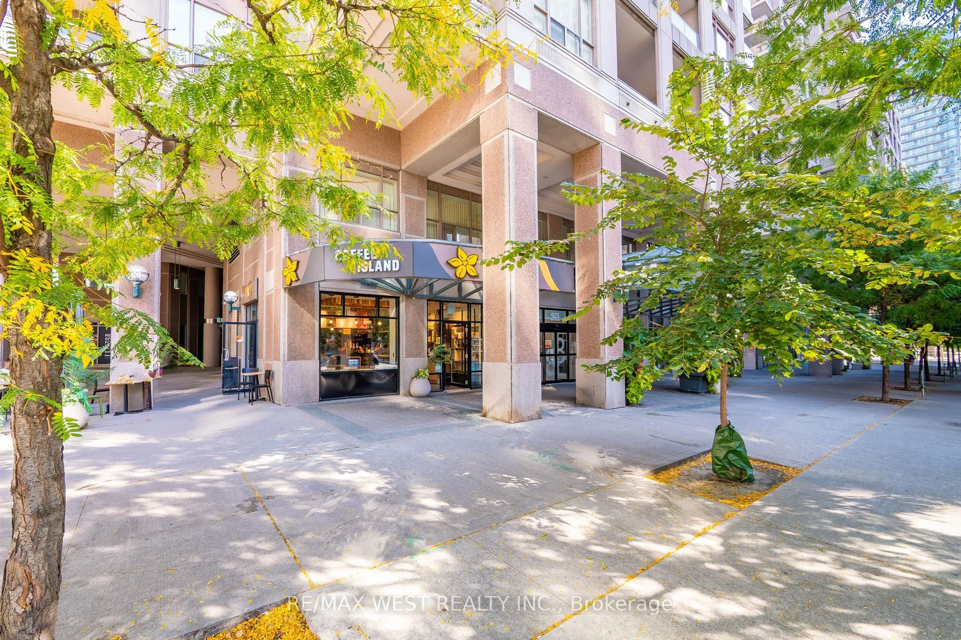 921 Bay St. Street