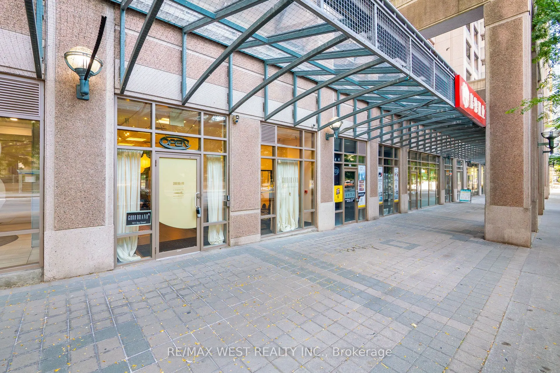 921 Bay St. Street