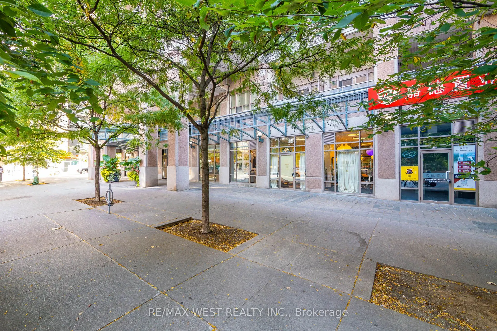 921 Bay St. Street