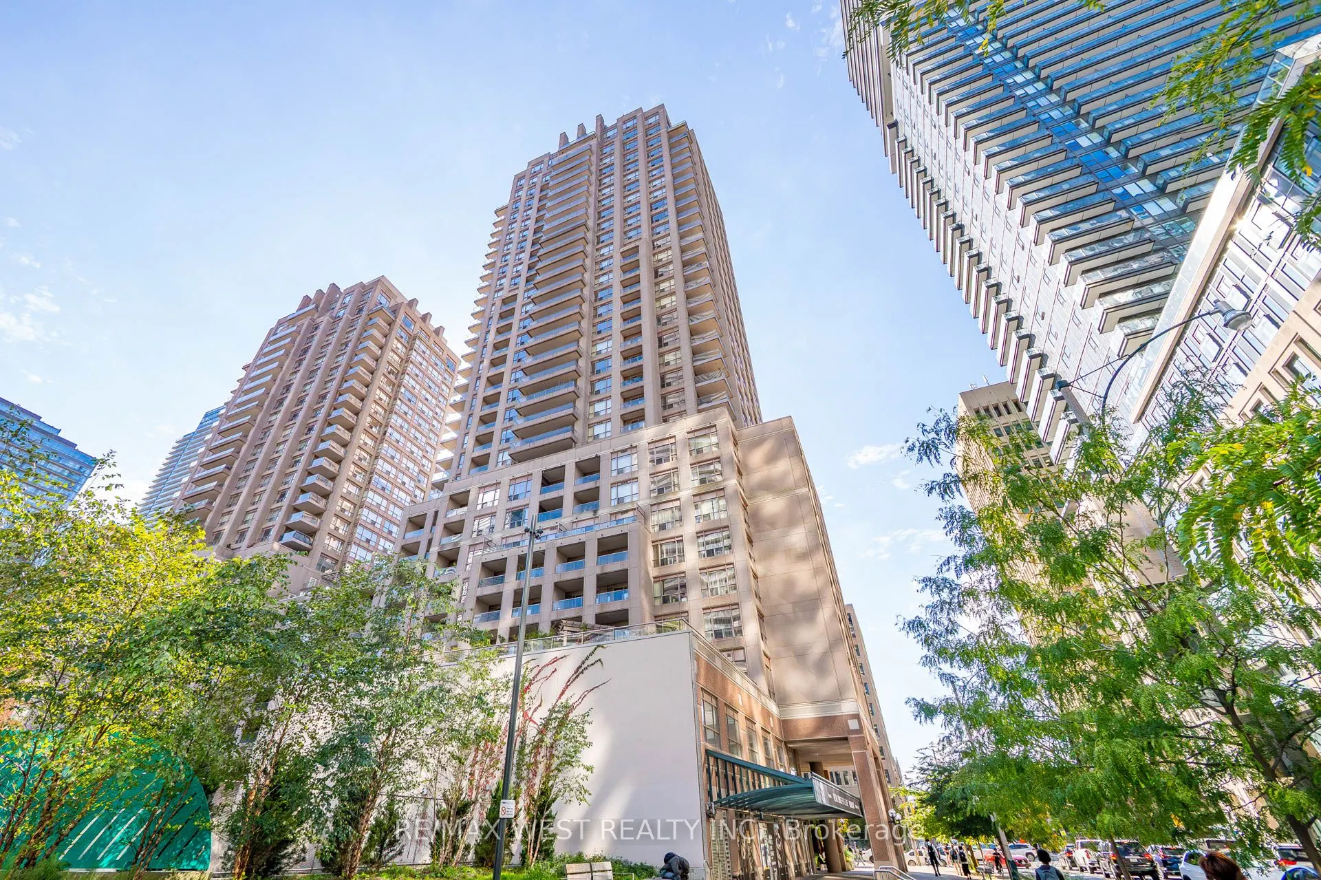 921 Bay St. Street