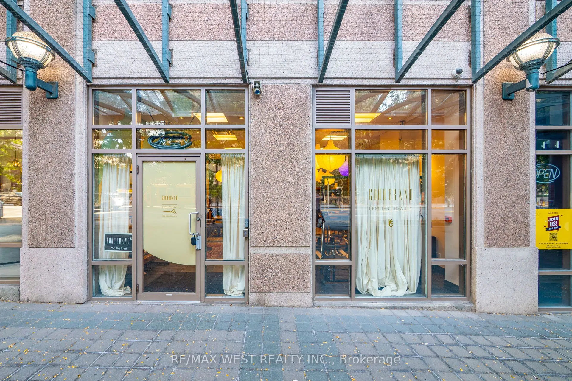 921 Bay St. Street