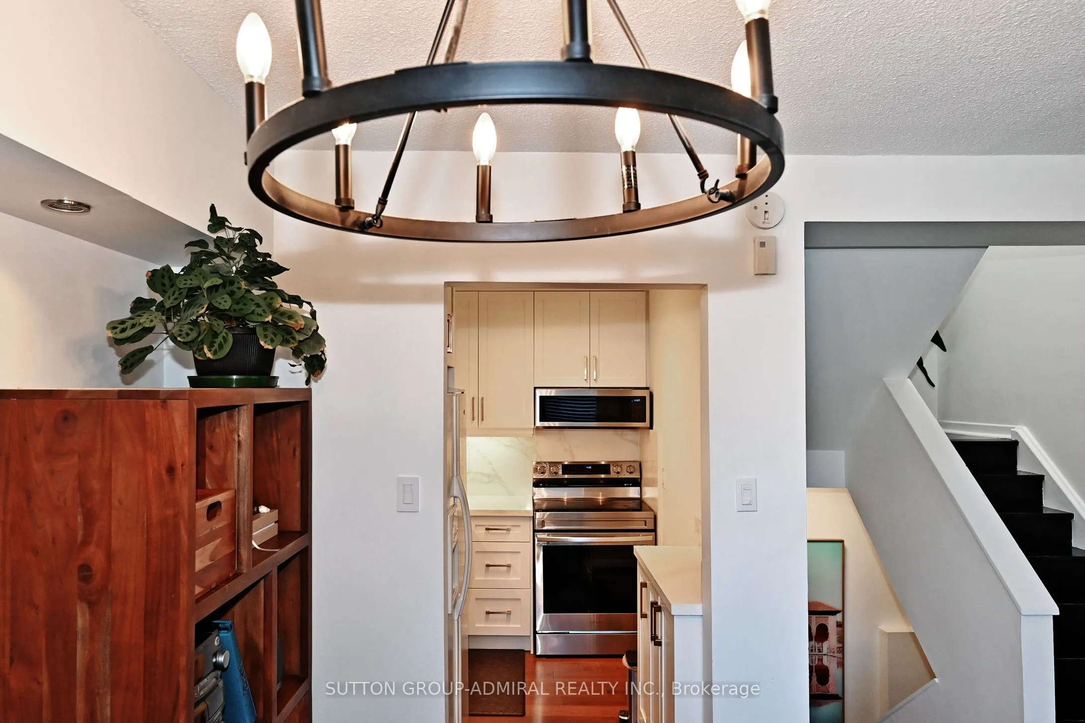 69 Upper Canada Drive, #1