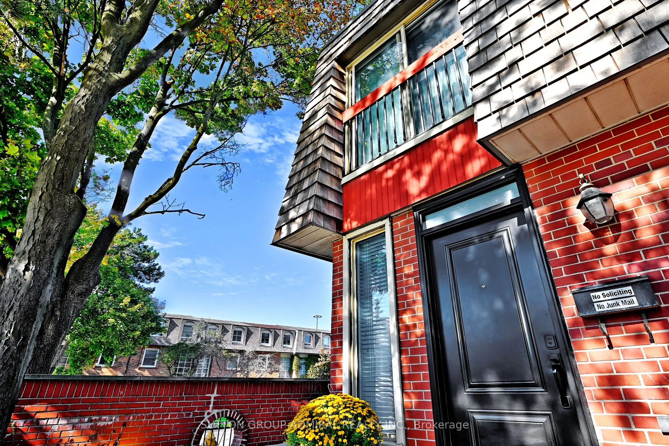 69 Upper Canada Drive, #1