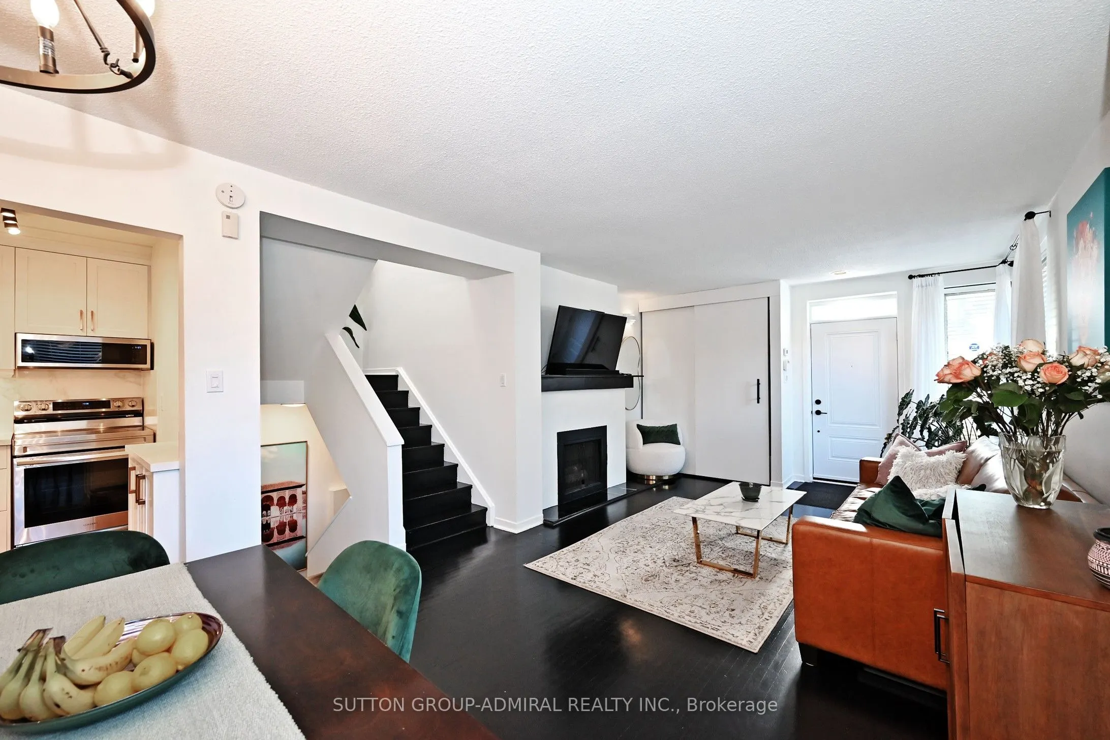 69 Upper Canada Drive, #1