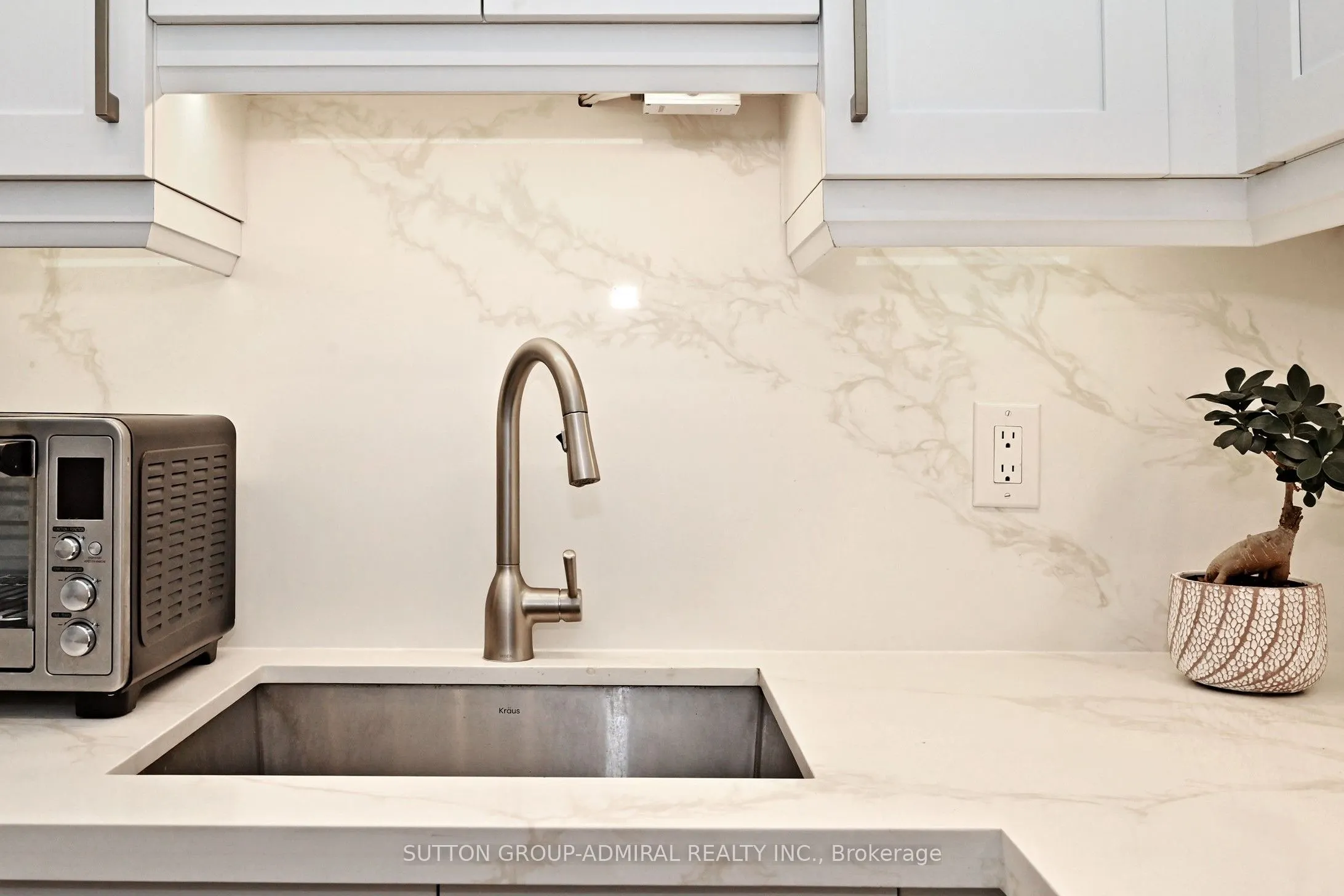 69 Upper Canada Drive, #1