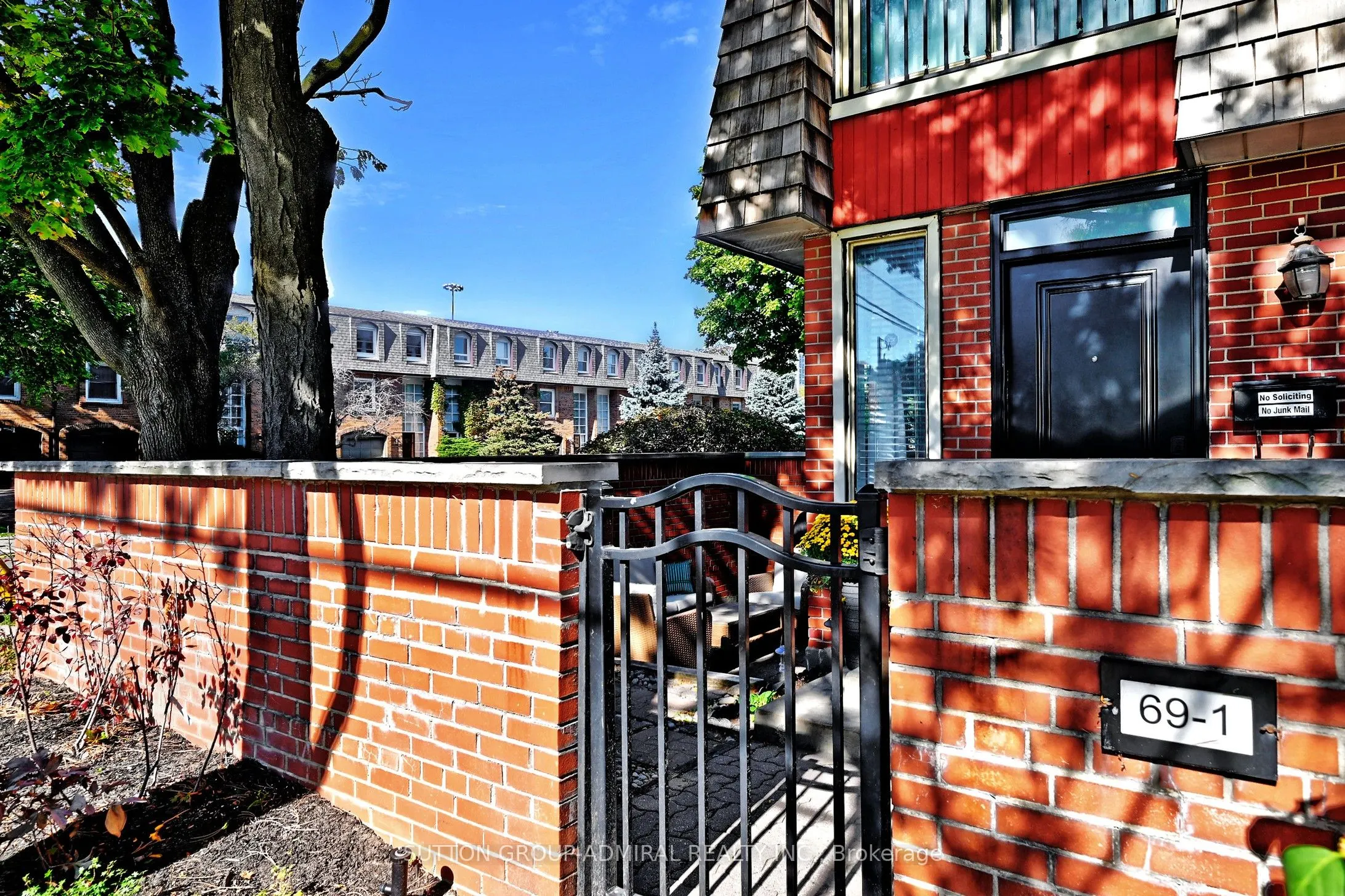 69 Upper Canada Drive, #1