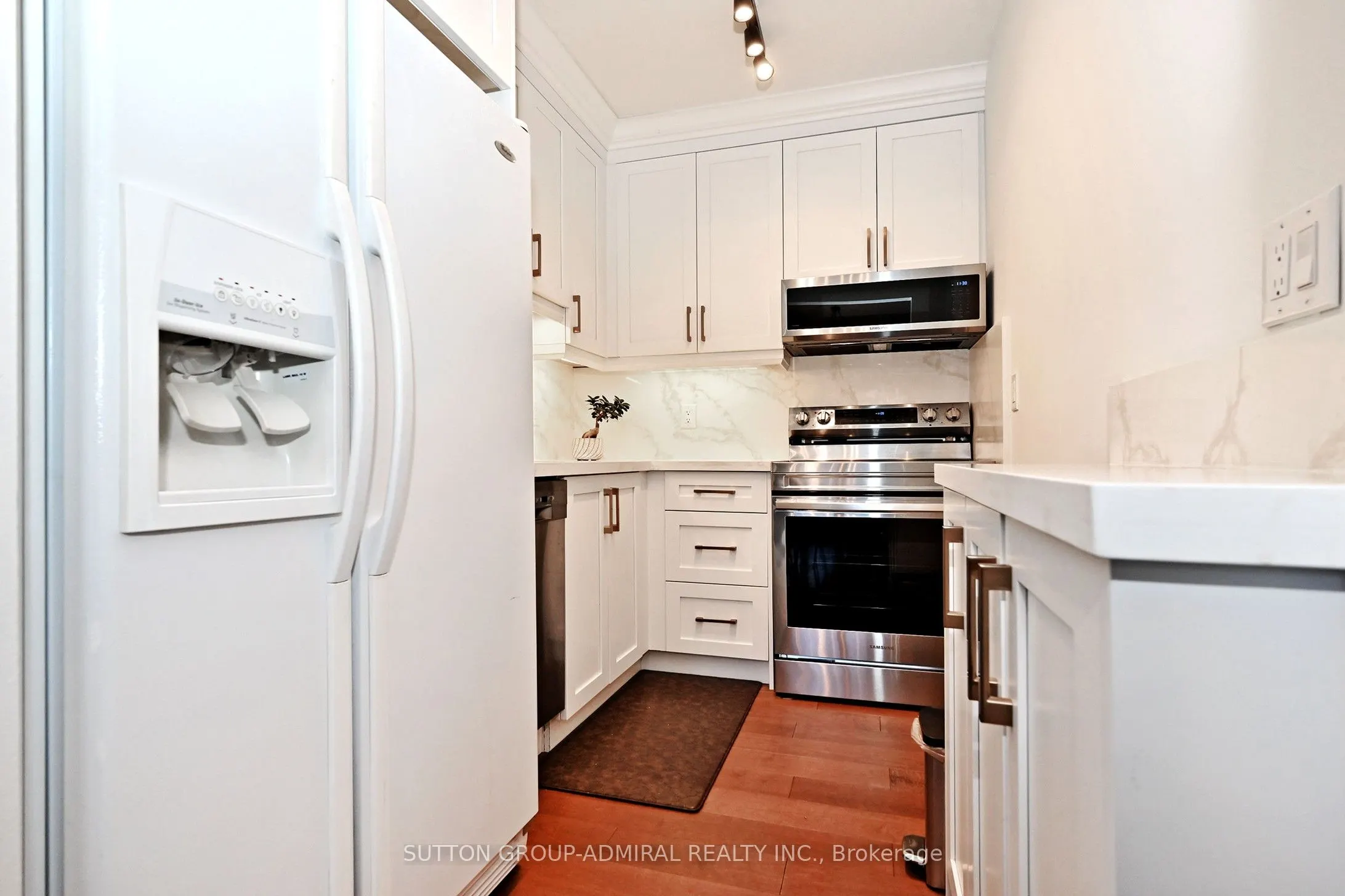 69 Upper Canada Drive, #1