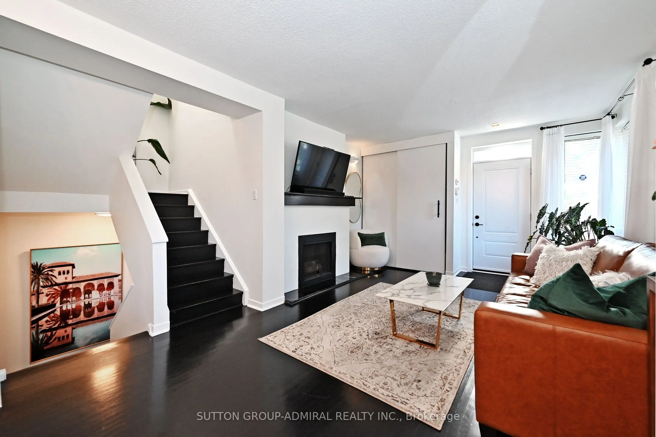 69 Upper Canada Drive, #1