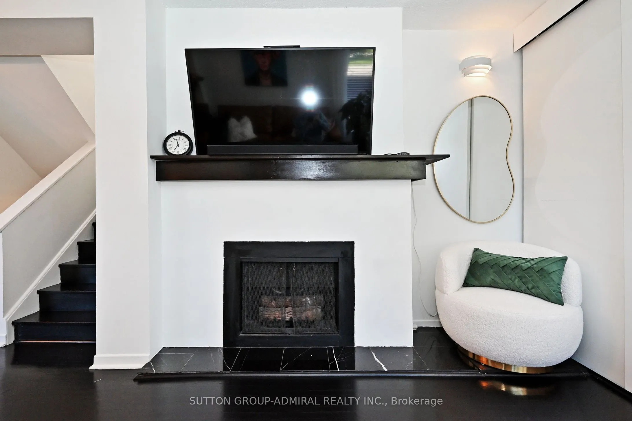 69 Upper Canada Drive, #1