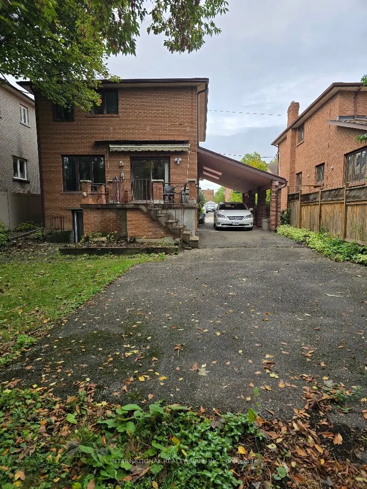 607A Coldstream Avenue