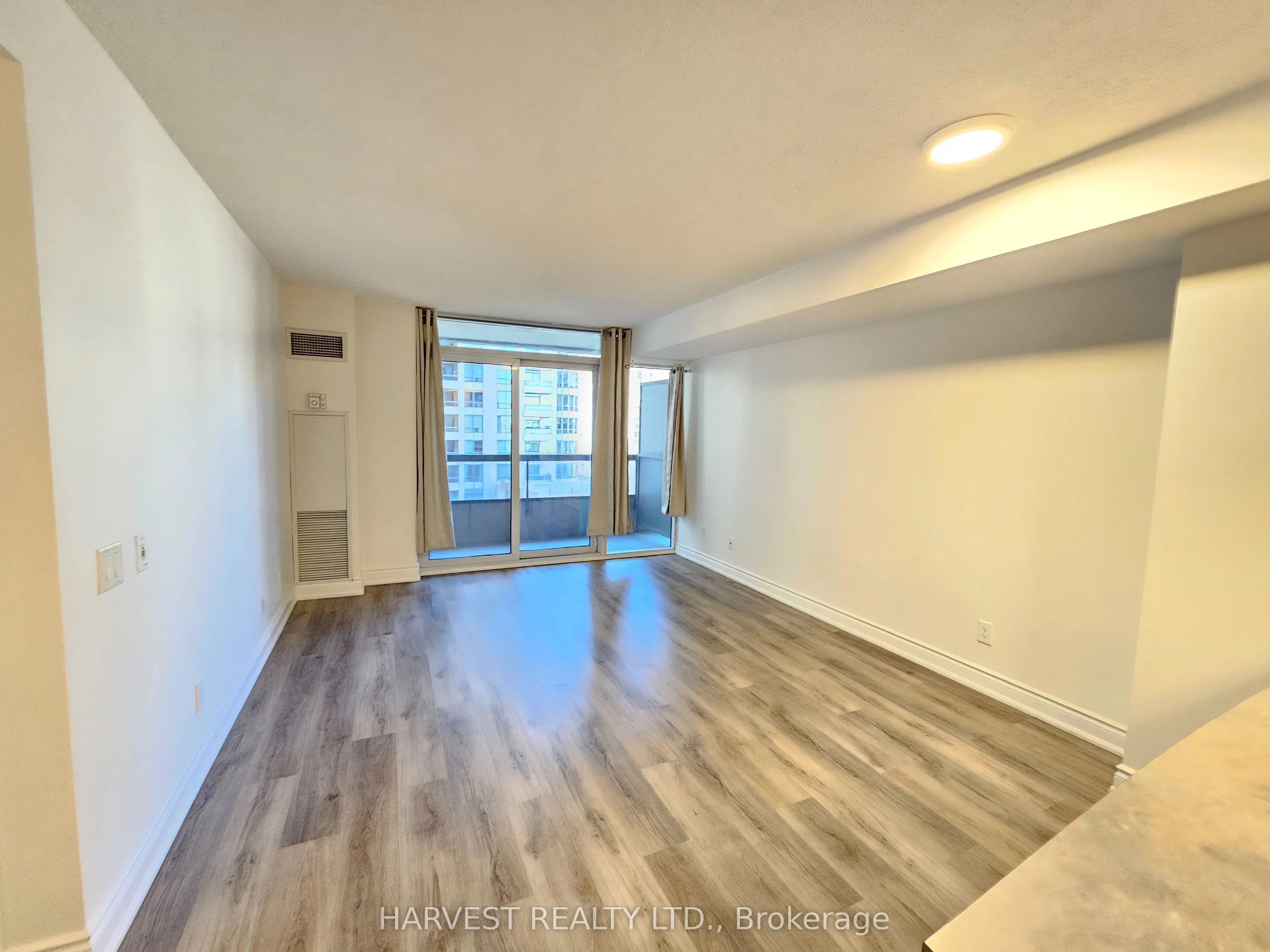 15 Northtown Way, #616