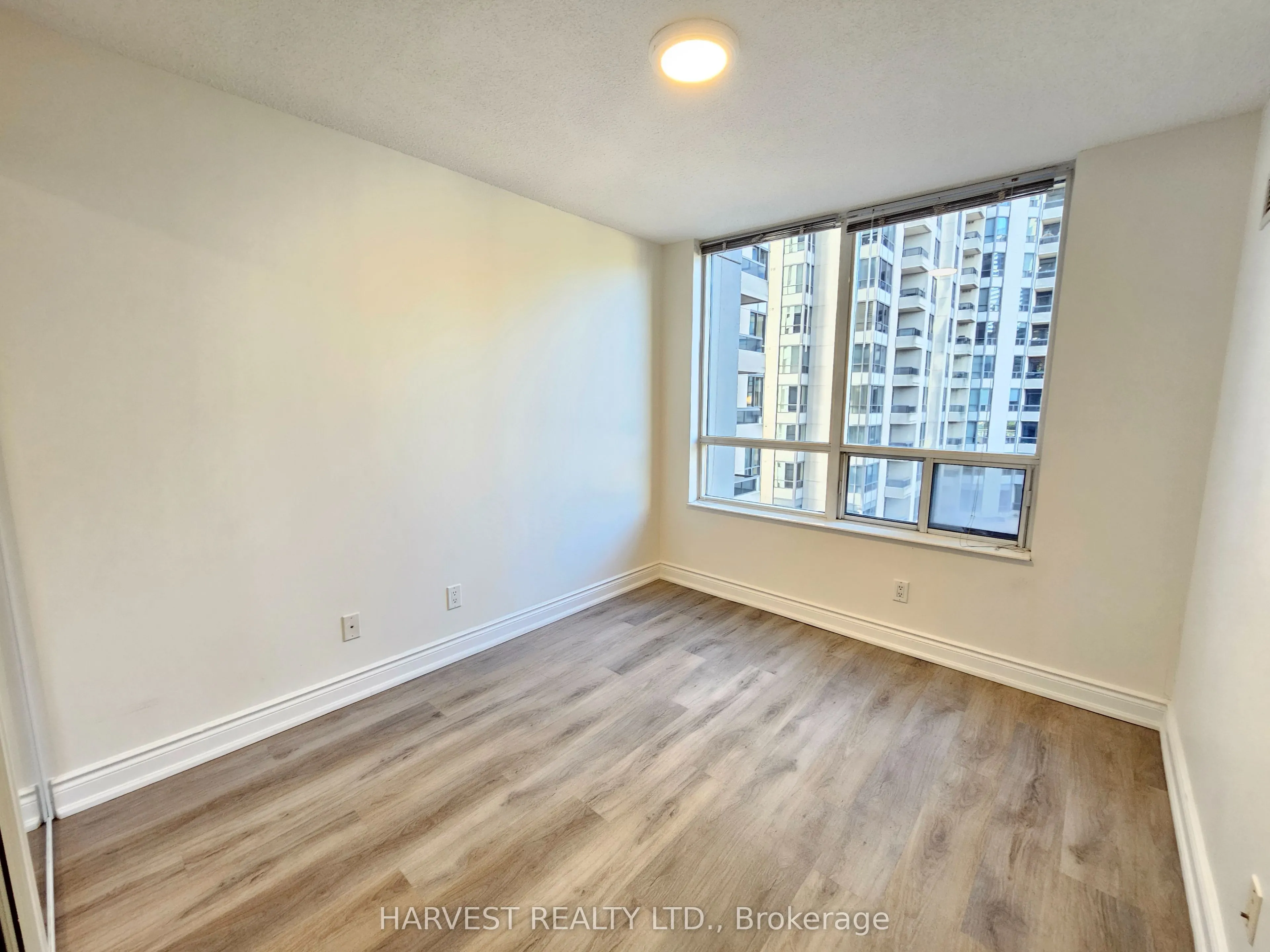 15 Northtown Way, #616
