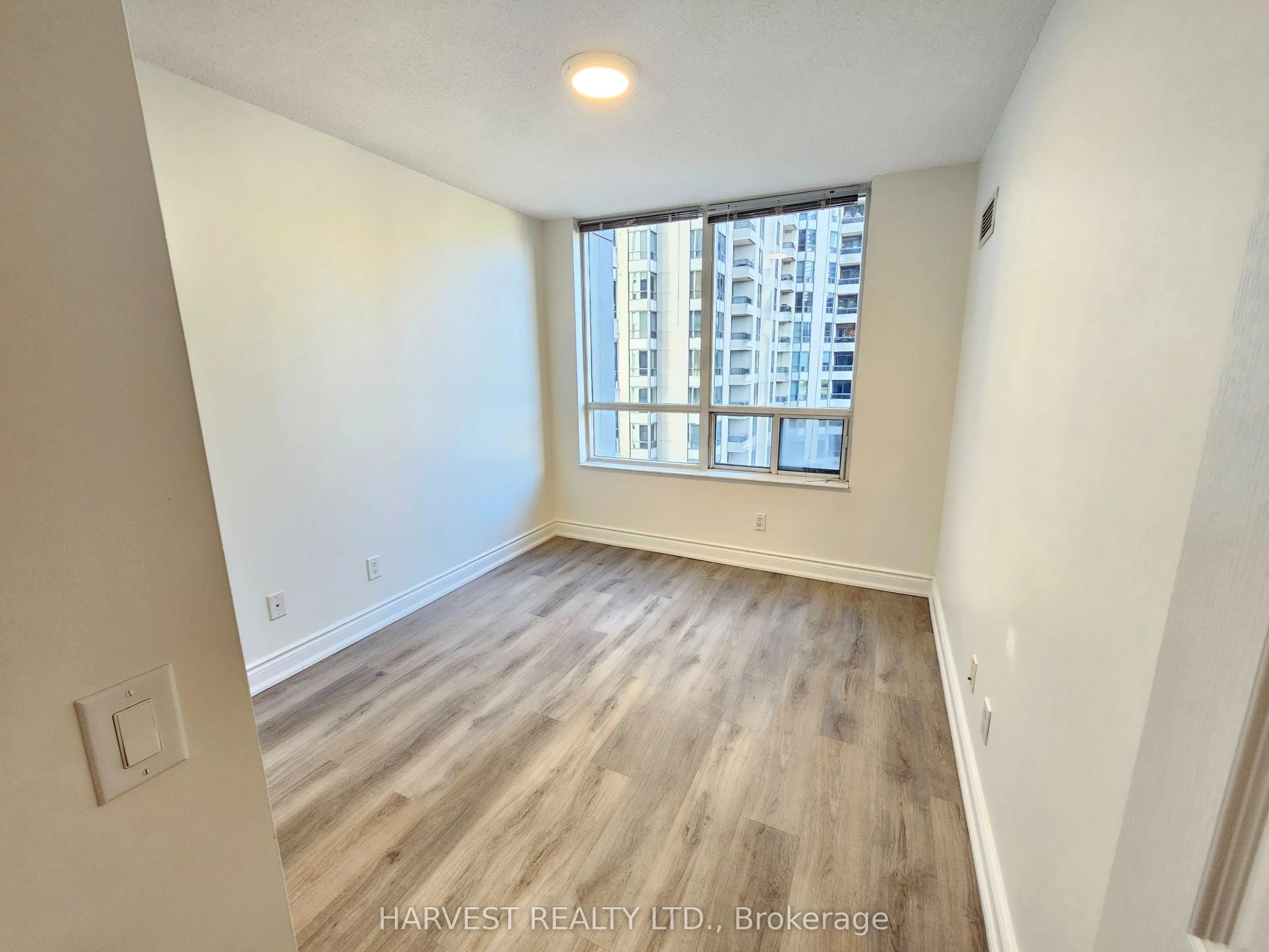 15 Northtown Way, #616
