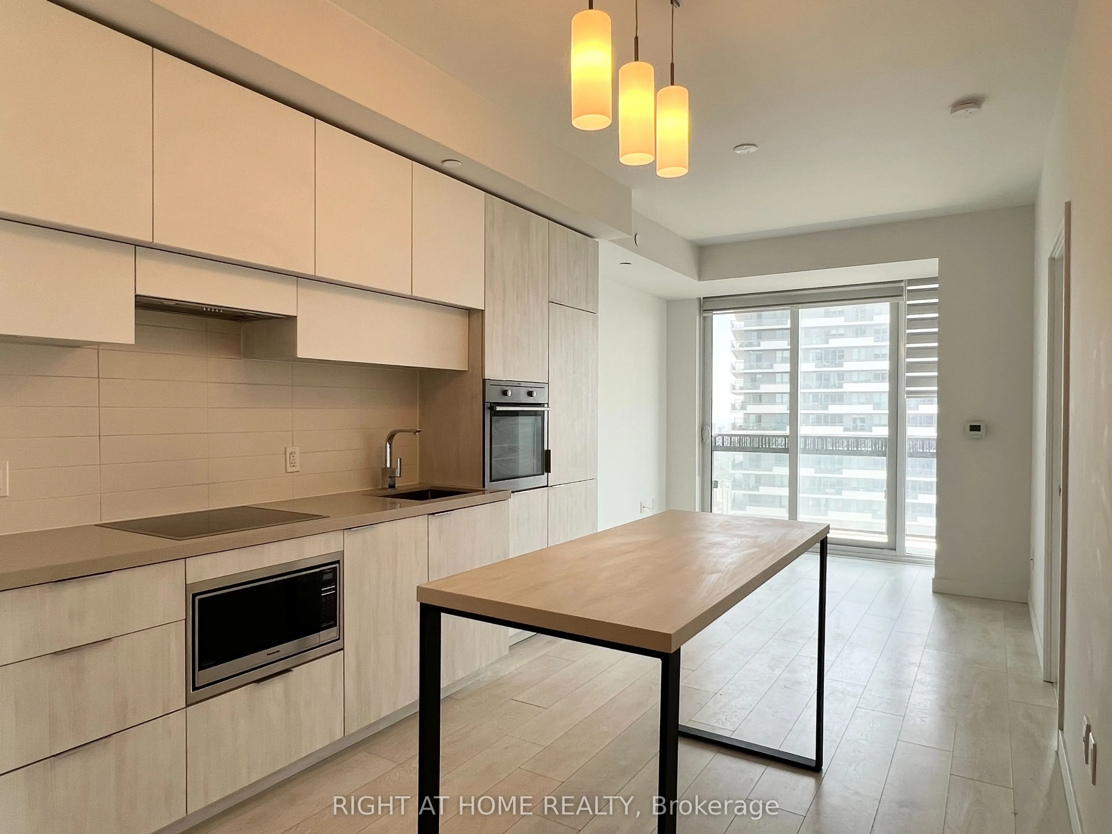 8 Eglinton Avenue E, #5001
