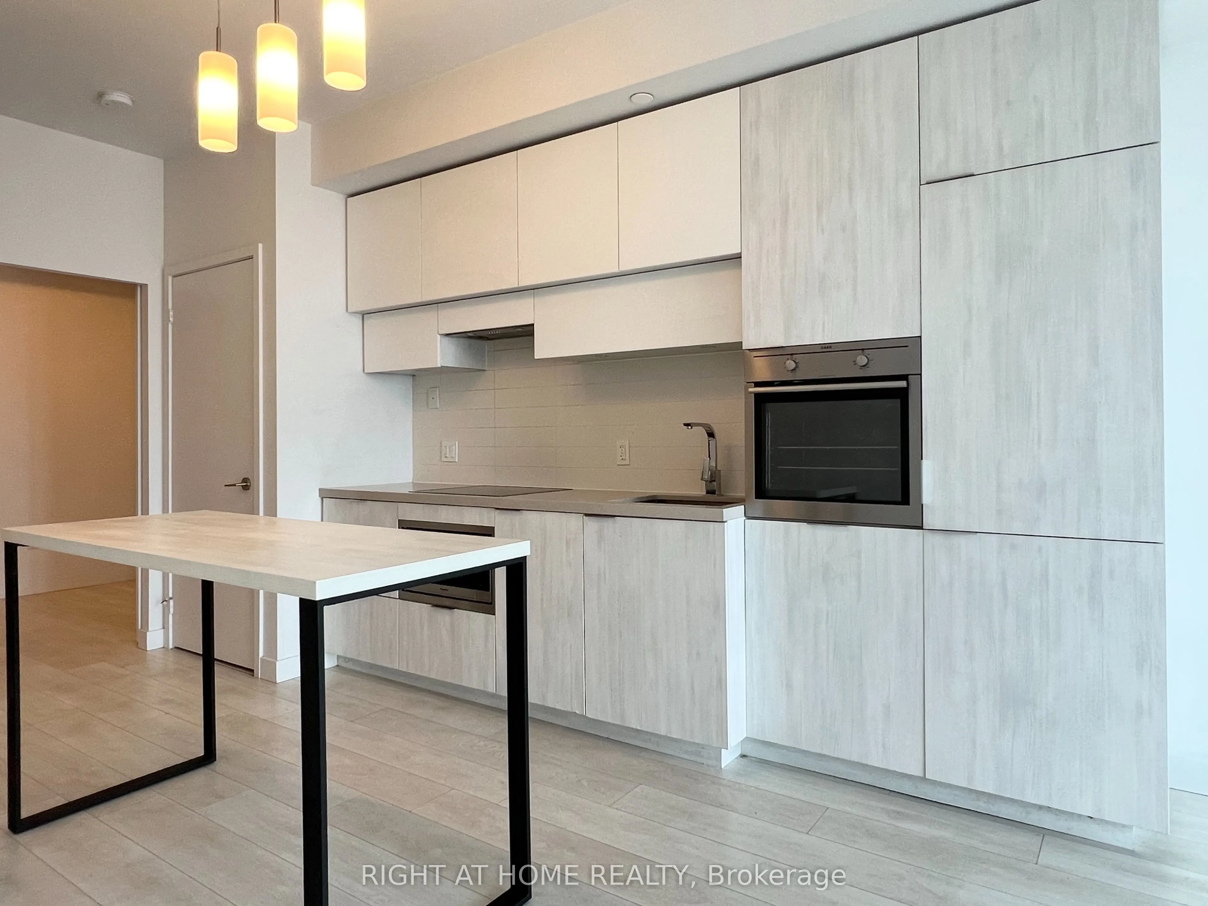 8 Eglinton Avenue E, #5001