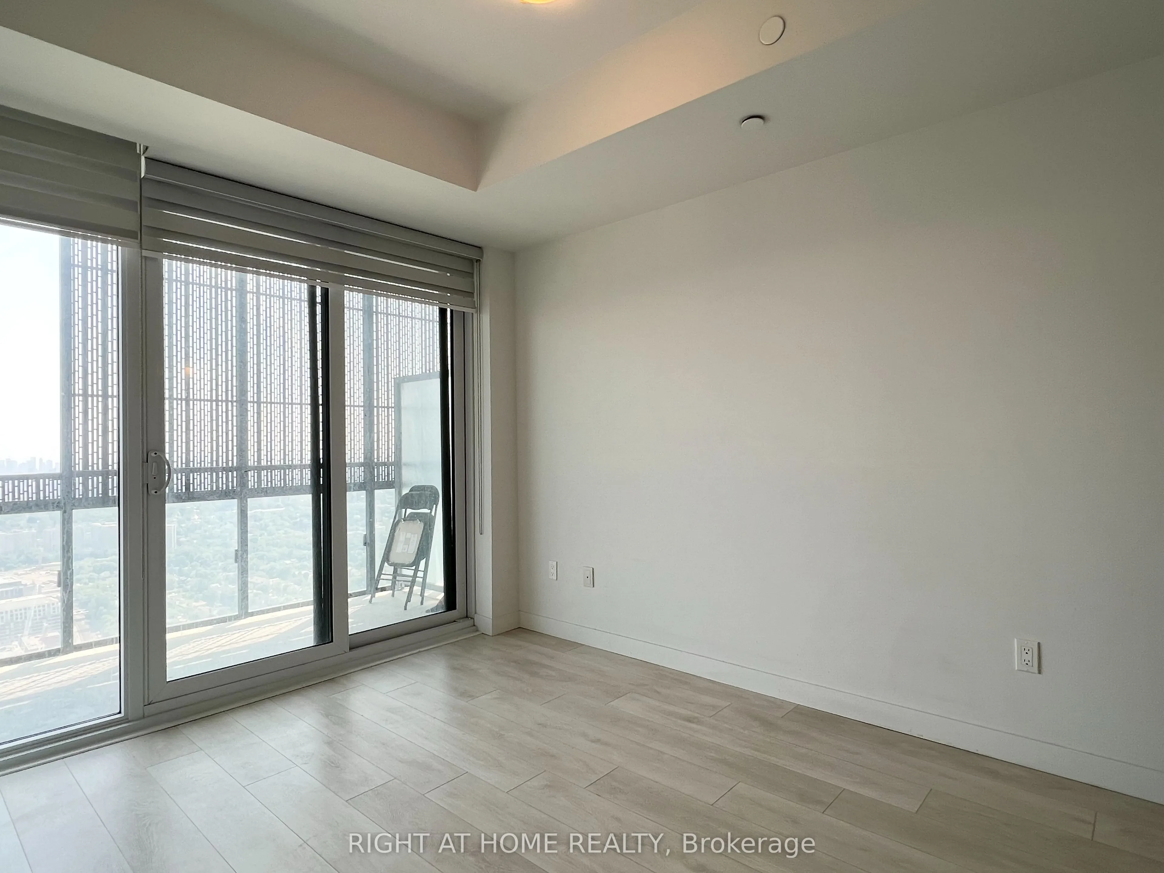 8 Eglinton Avenue E, #5001