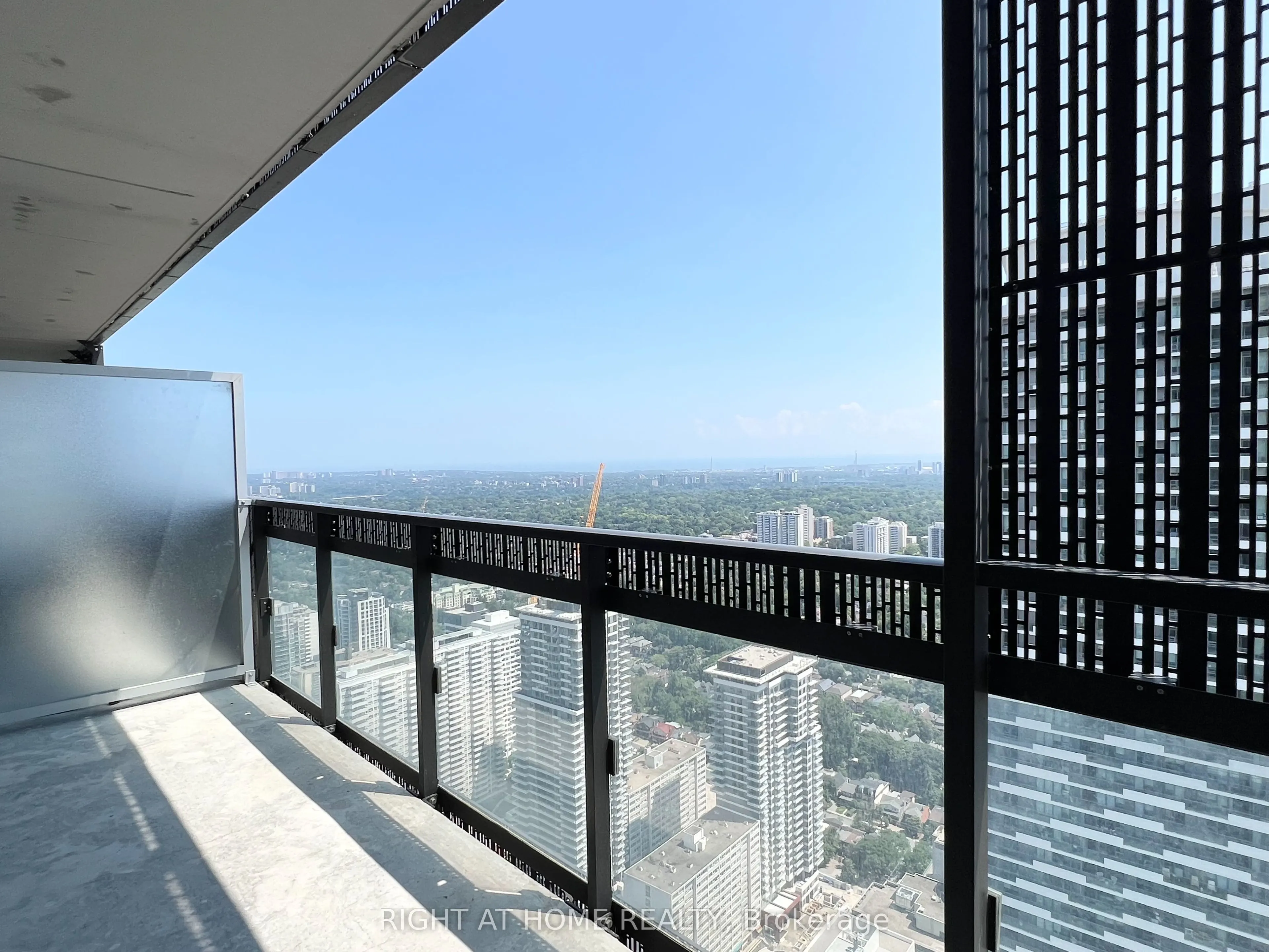 8 Eglinton Avenue E, #5001