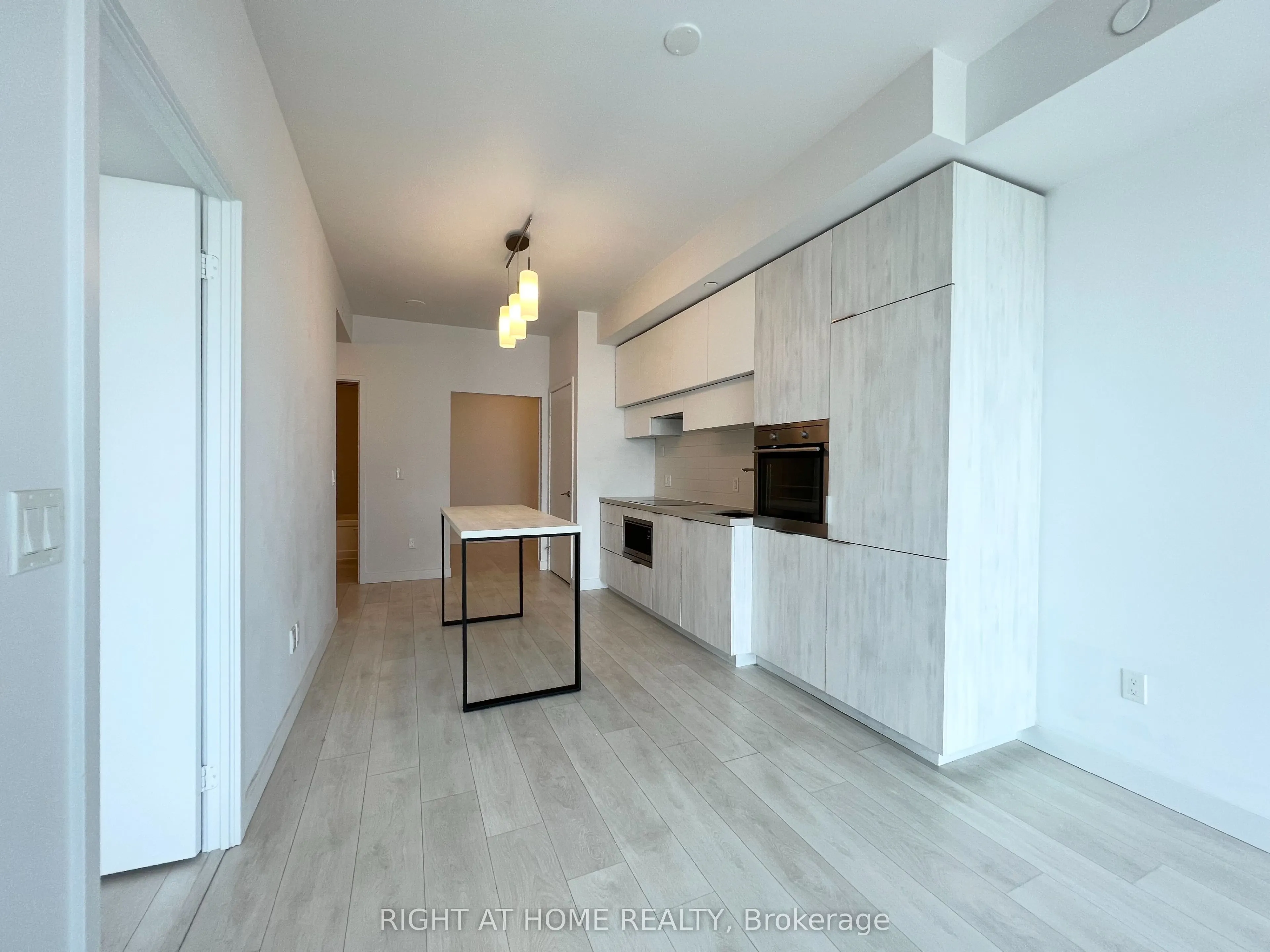 8 Eglinton Avenue E, #5001