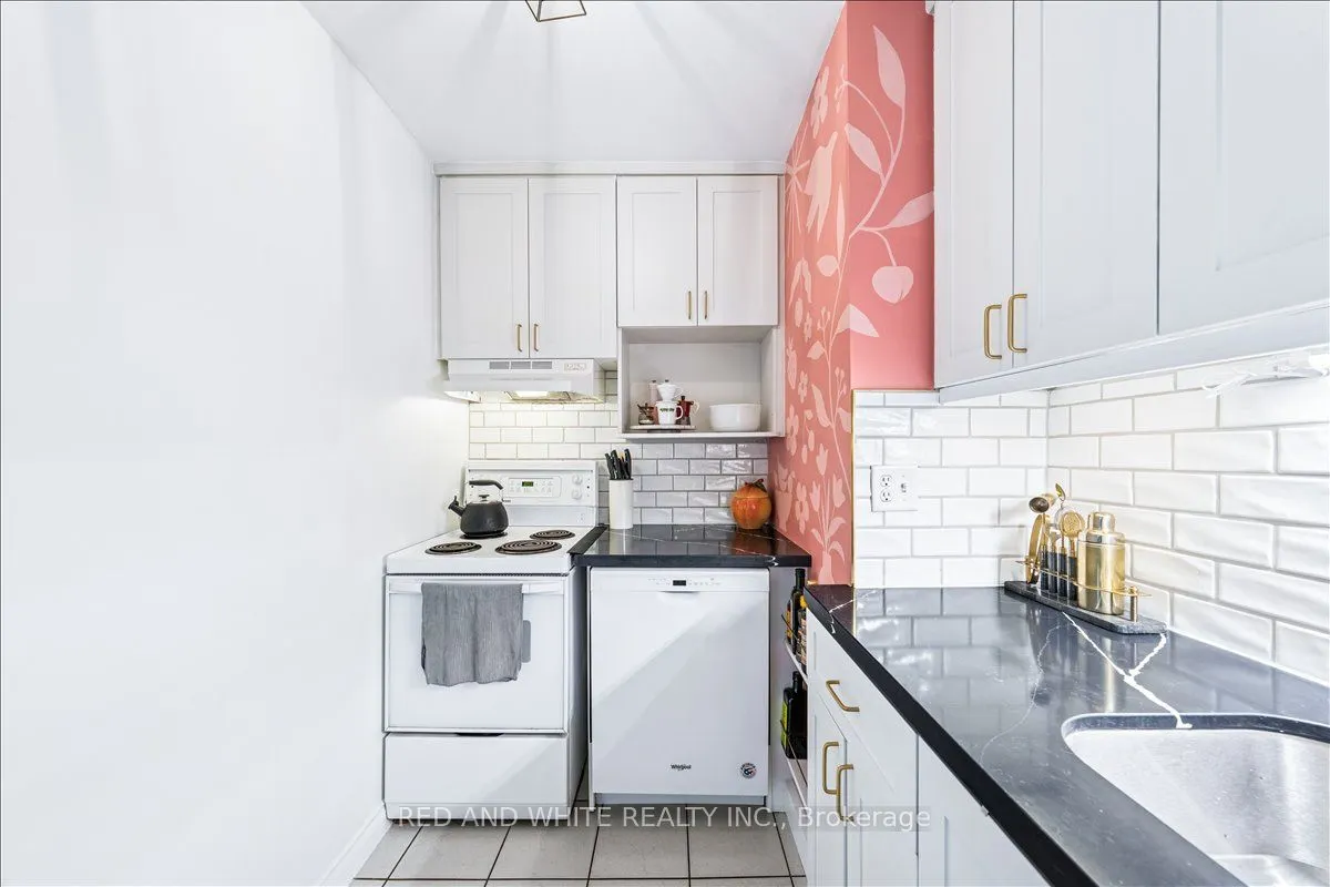 114 Vaughan Road, #103