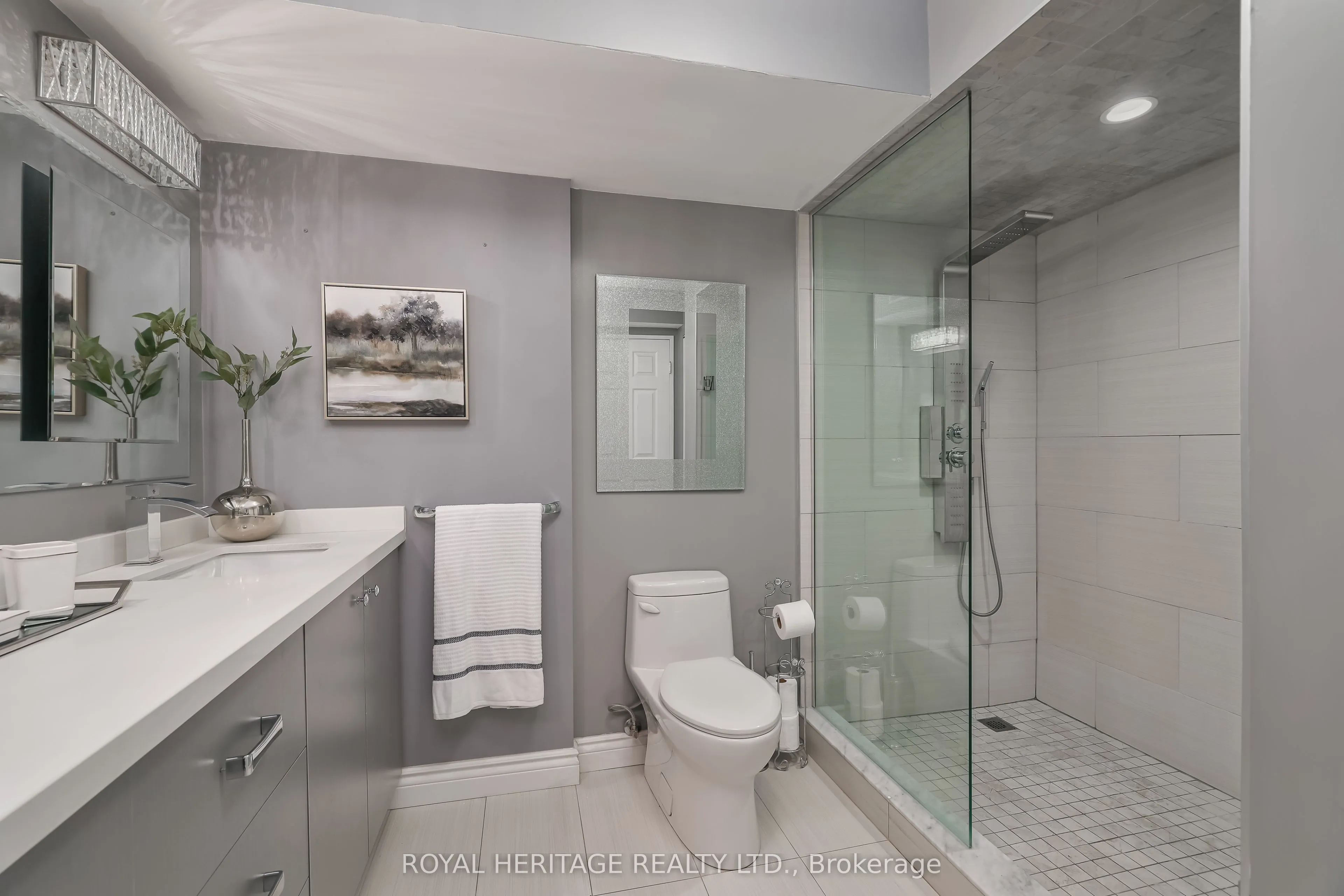 10 Torresdale Avenue, #806
