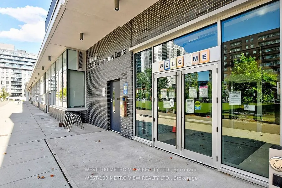 200 Sackville Street, #703