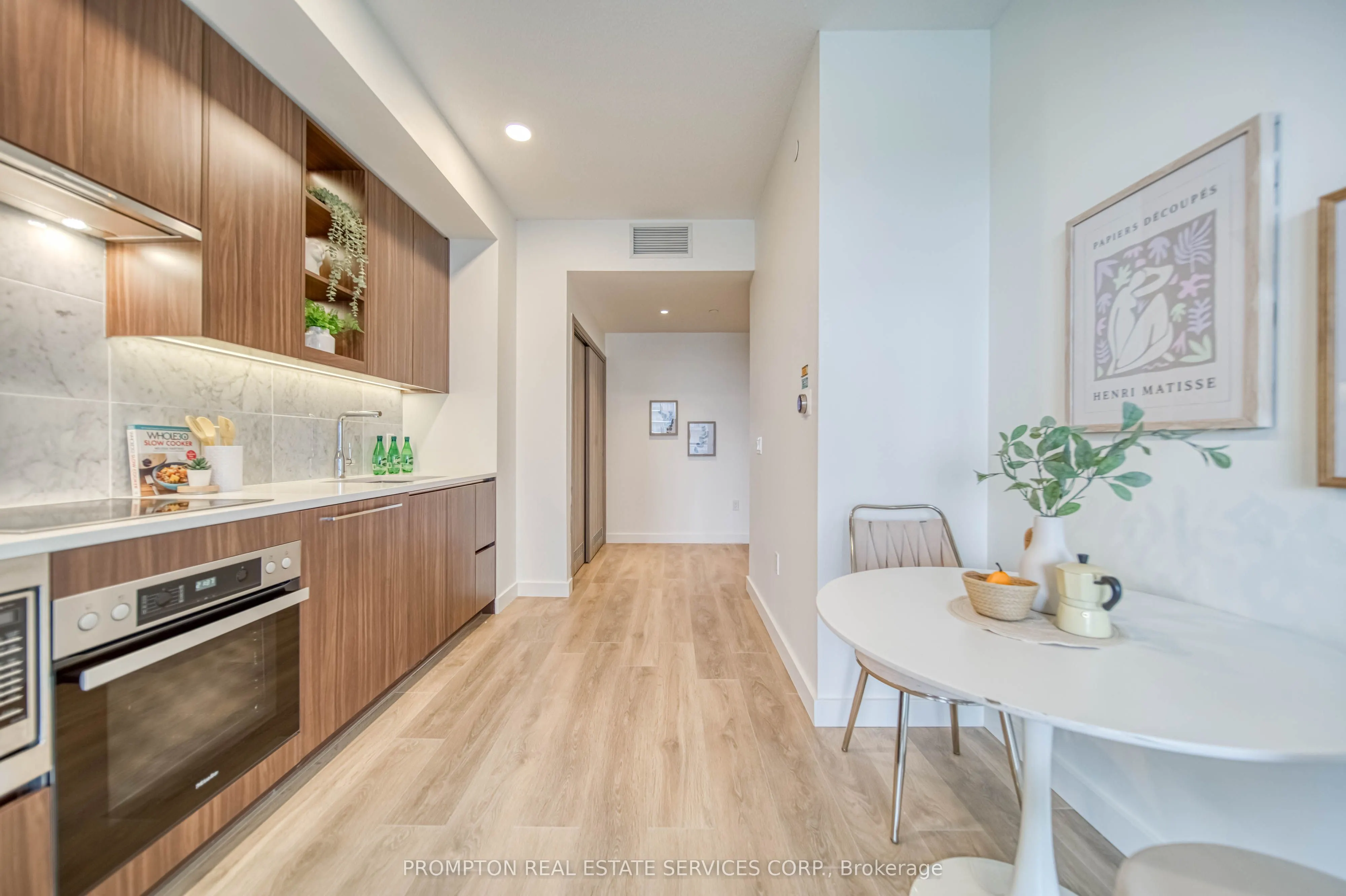 85 Mcmahon Drive, #1515
