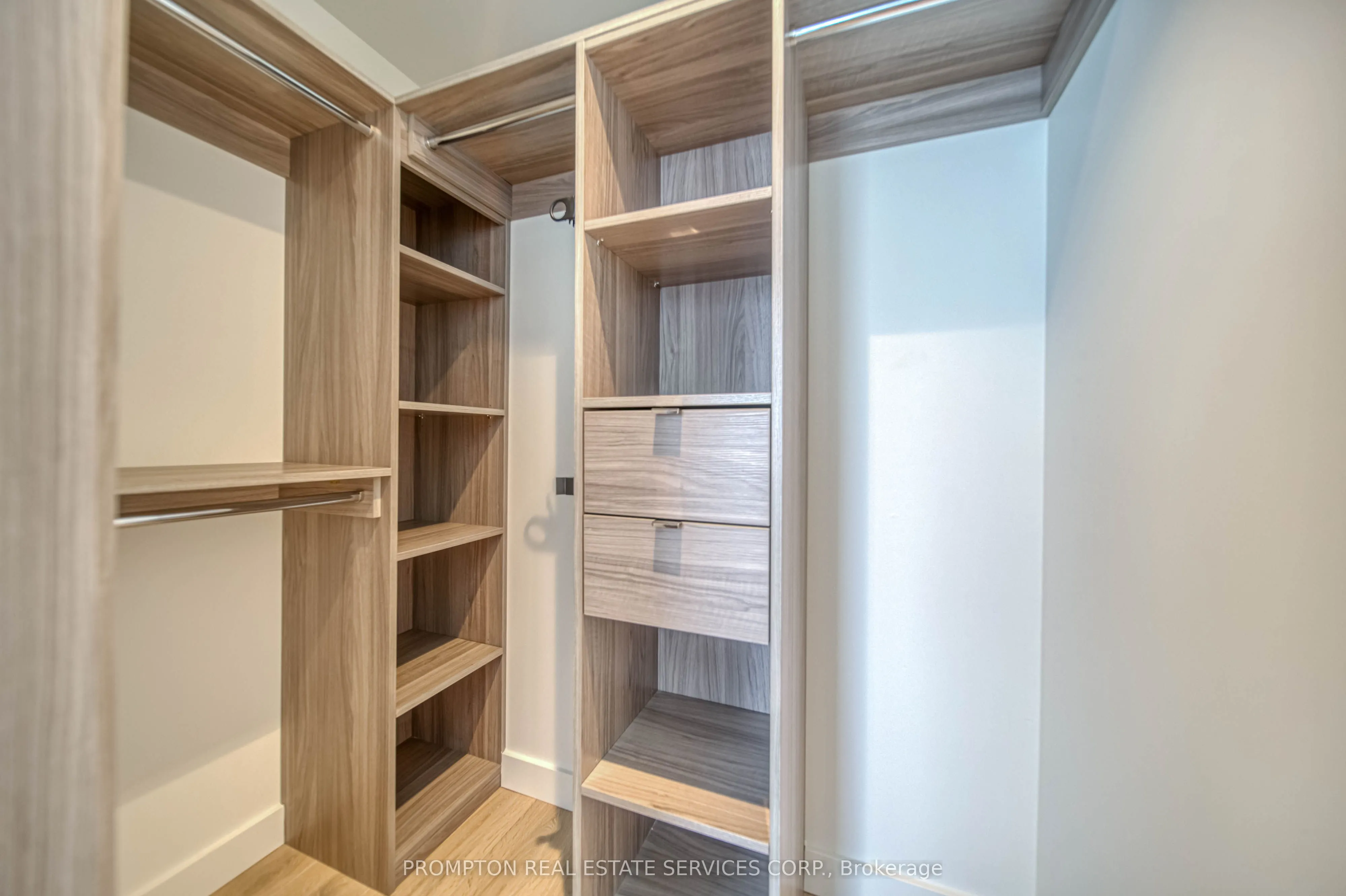 85 Mcmahon Drive, #1515