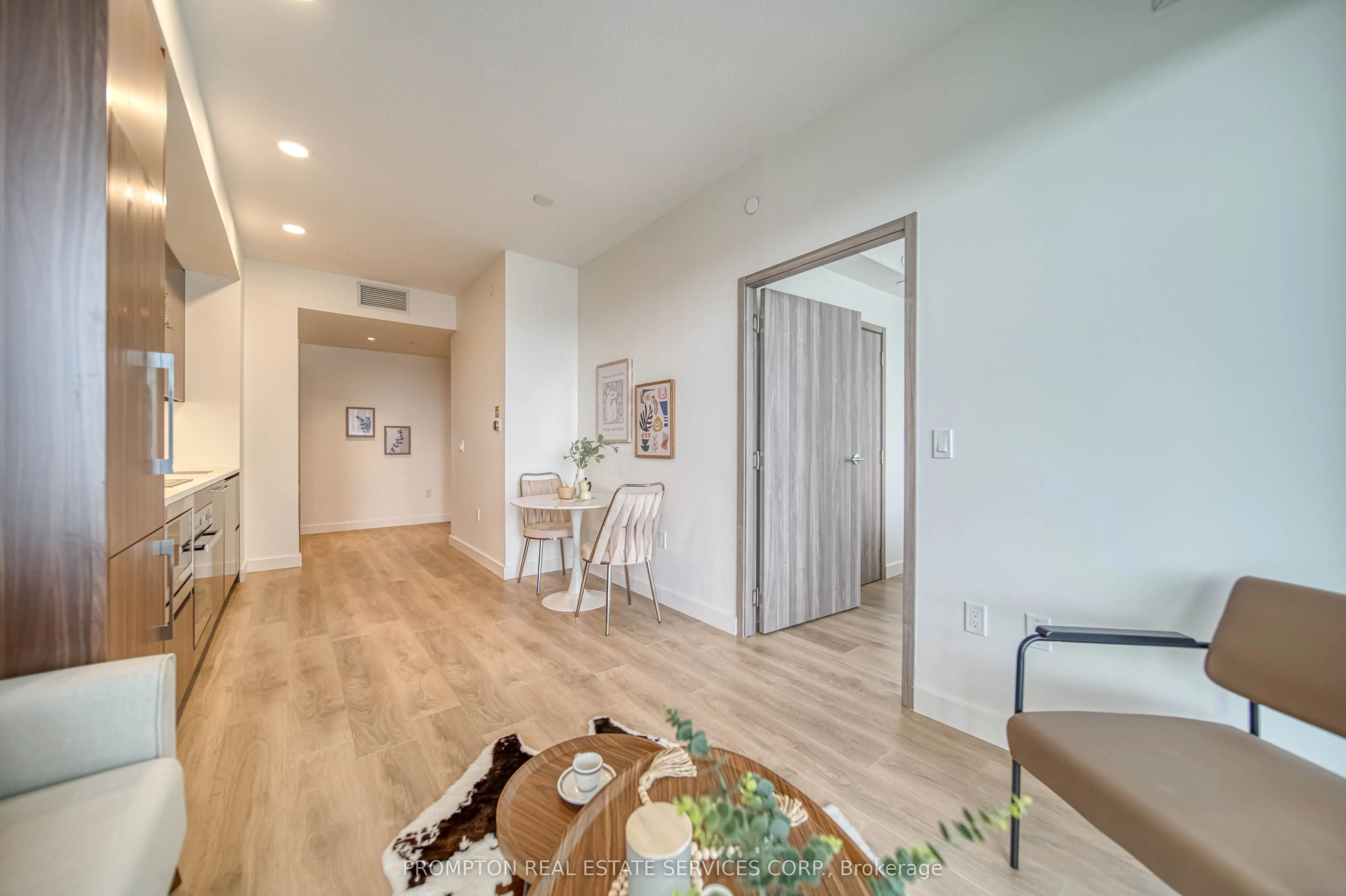 85 Mcmahon Drive, #1515