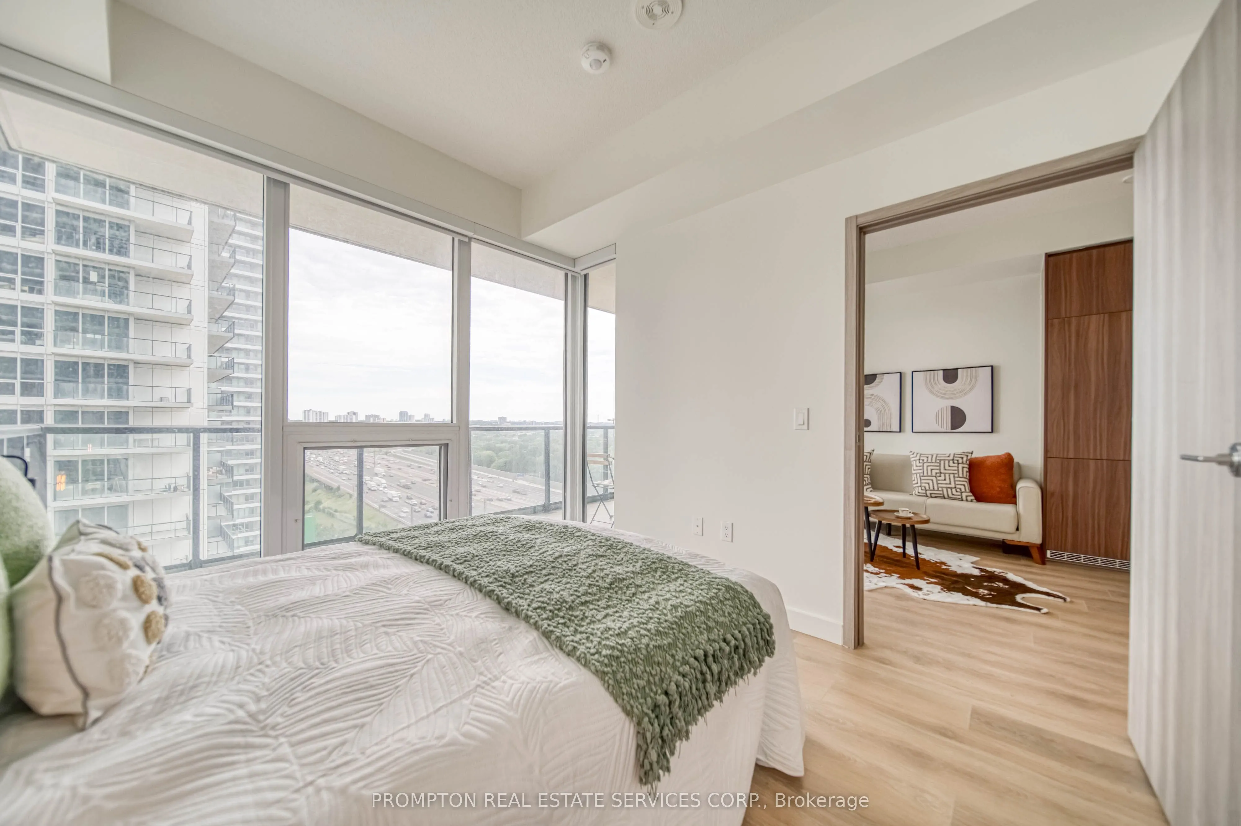 85 Mcmahon Drive, #1515