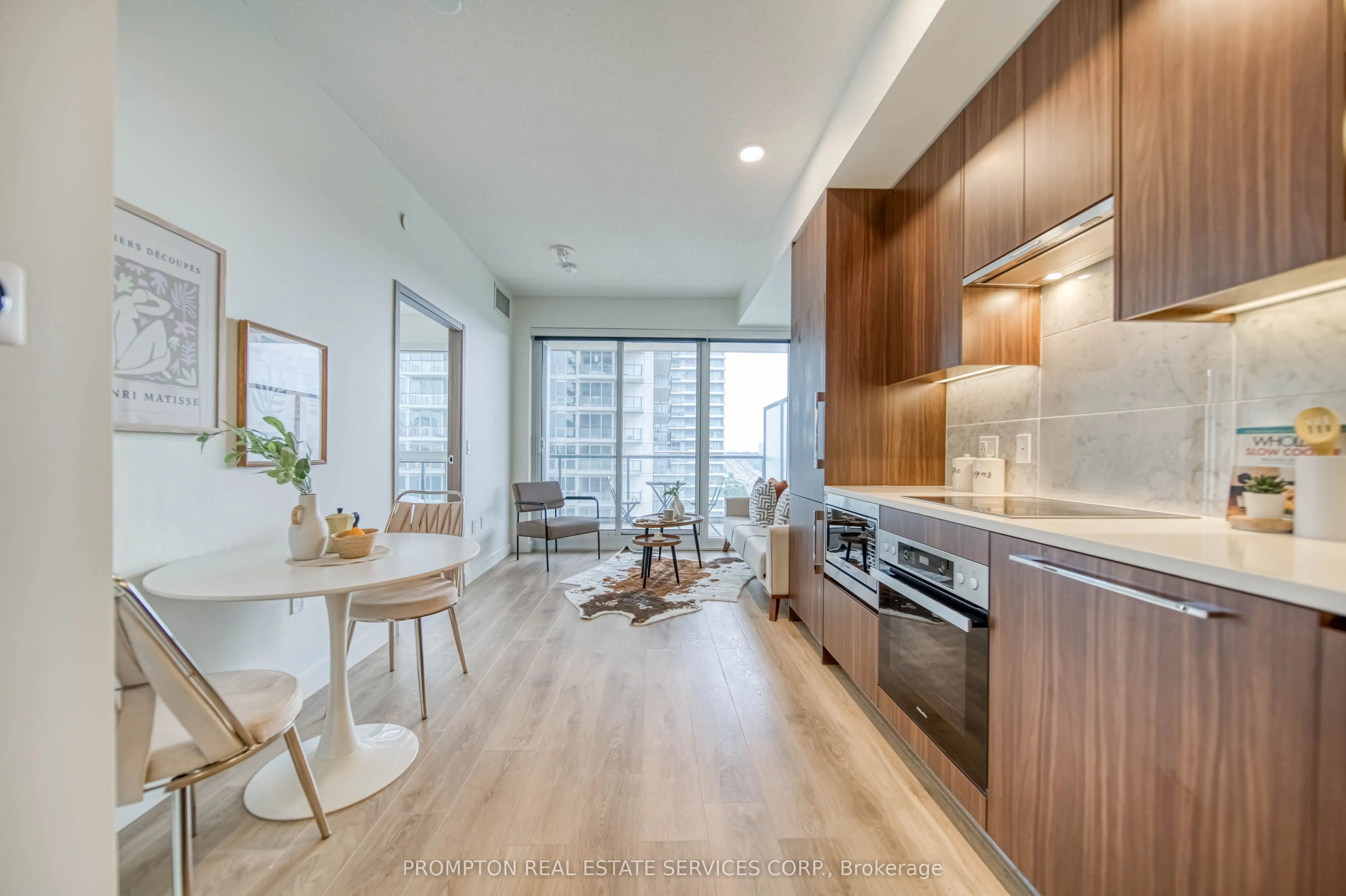 85 Mcmahon Drive, #1515