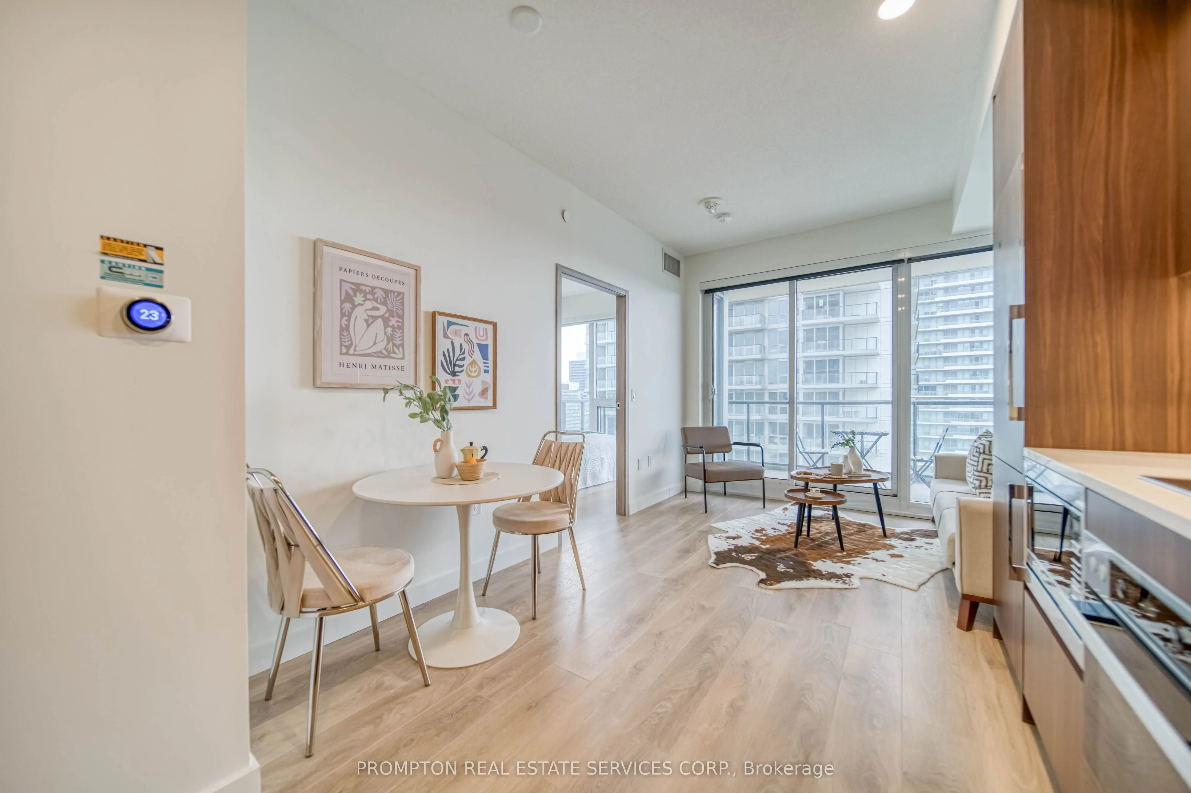 85 Mcmahon Drive, #1515