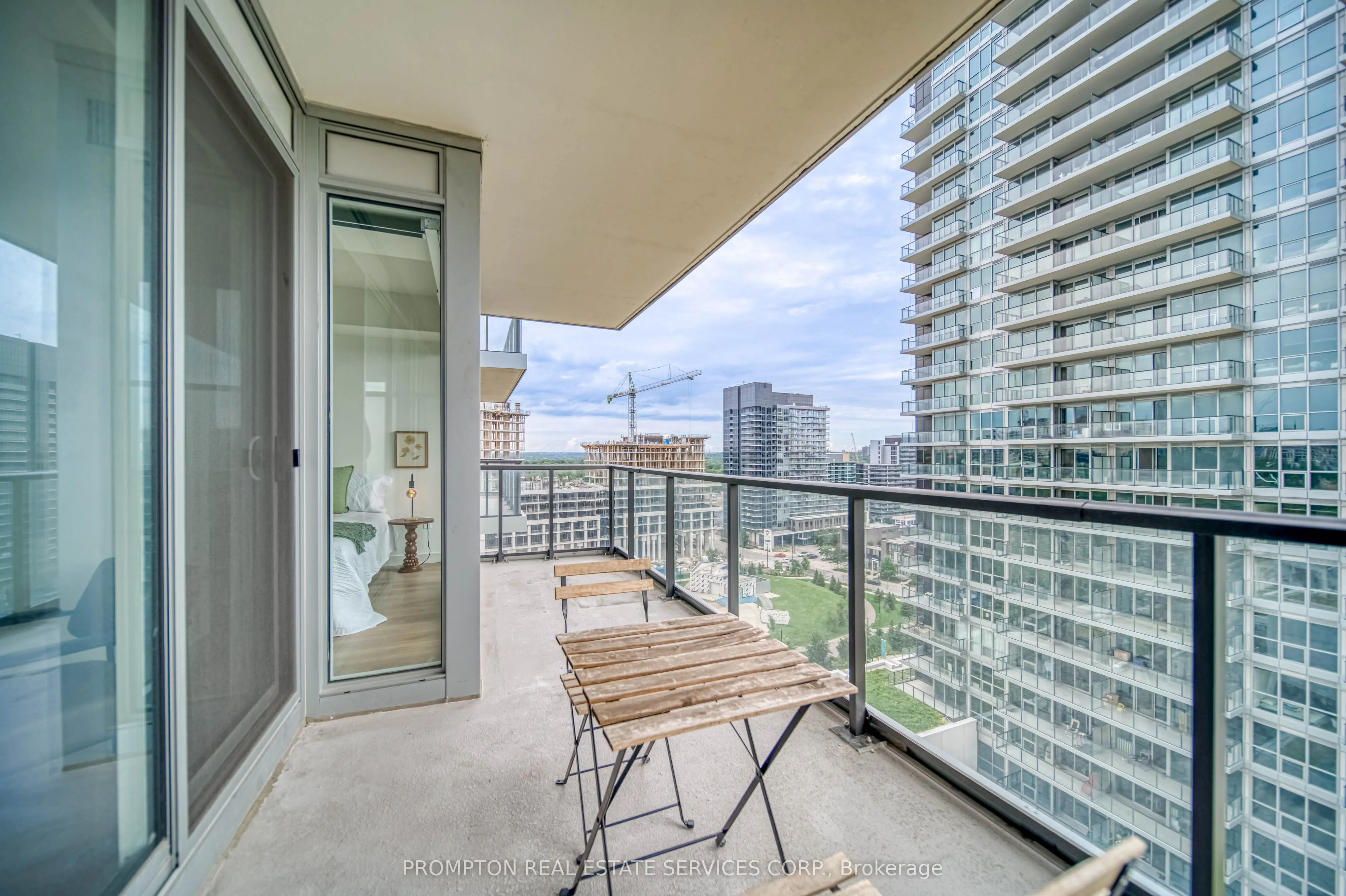 85 Mcmahon Drive, #1515