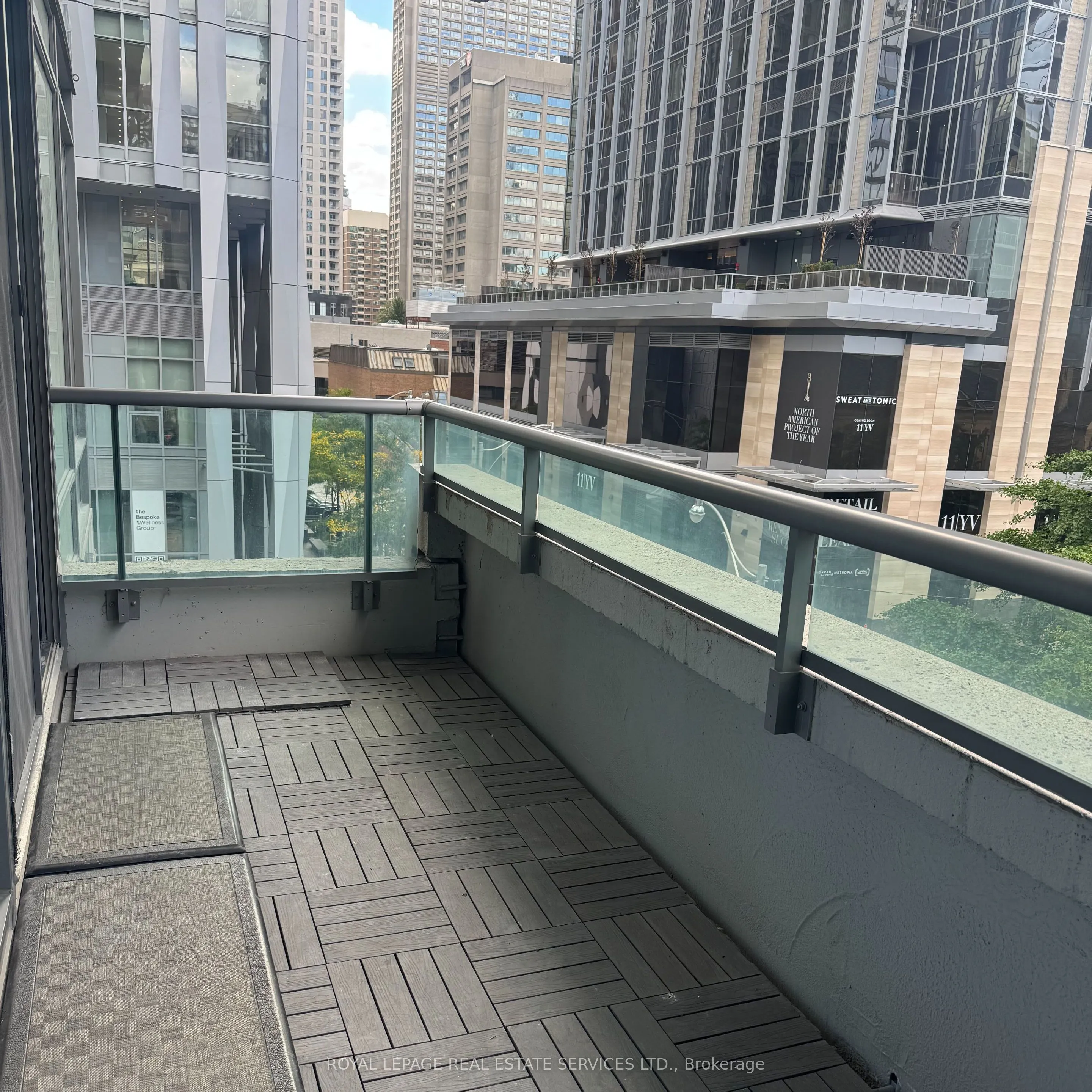 18 Yorkville Avenue, #405