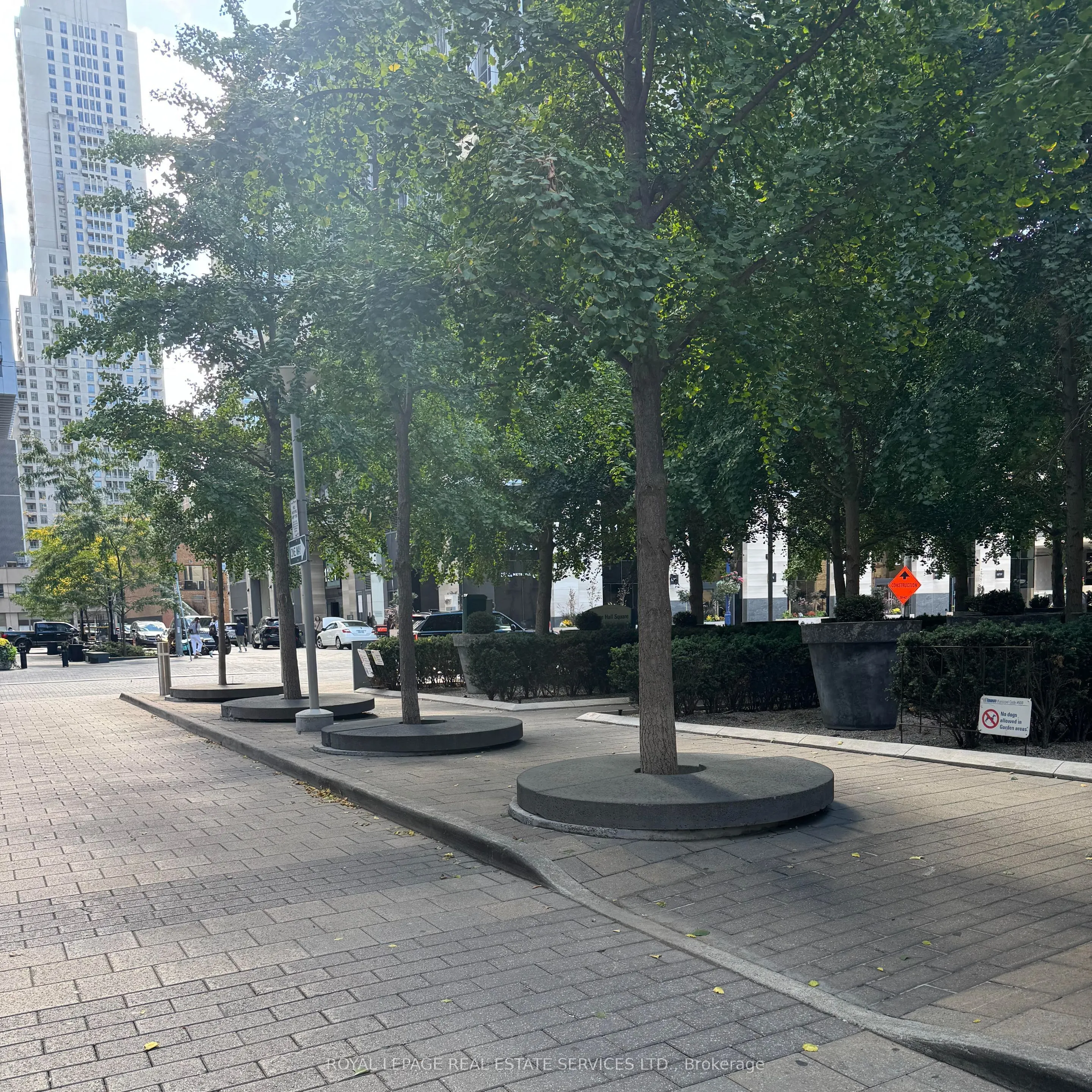 18 Yorkville Avenue, #405
