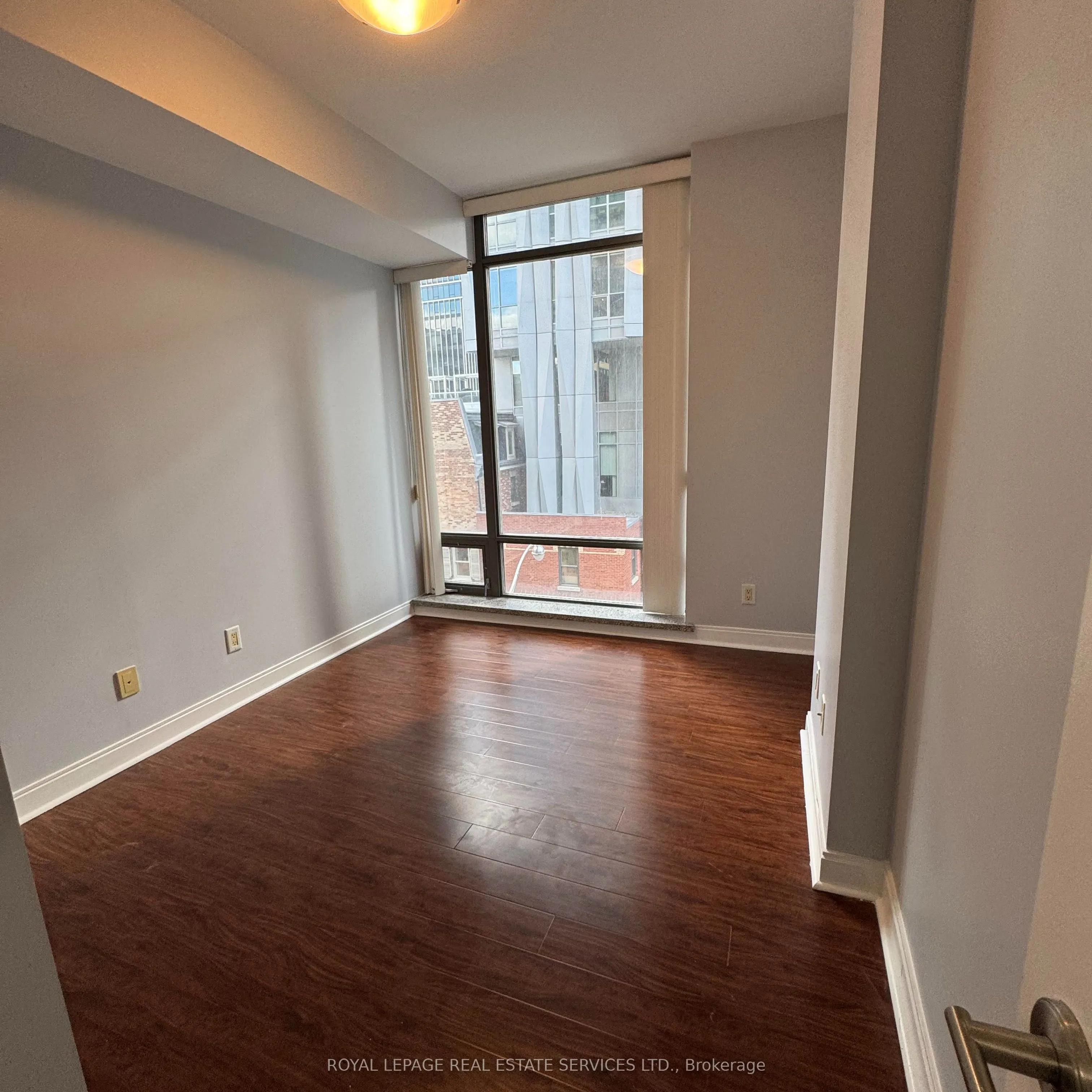 18 Yorkville Avenue, #405