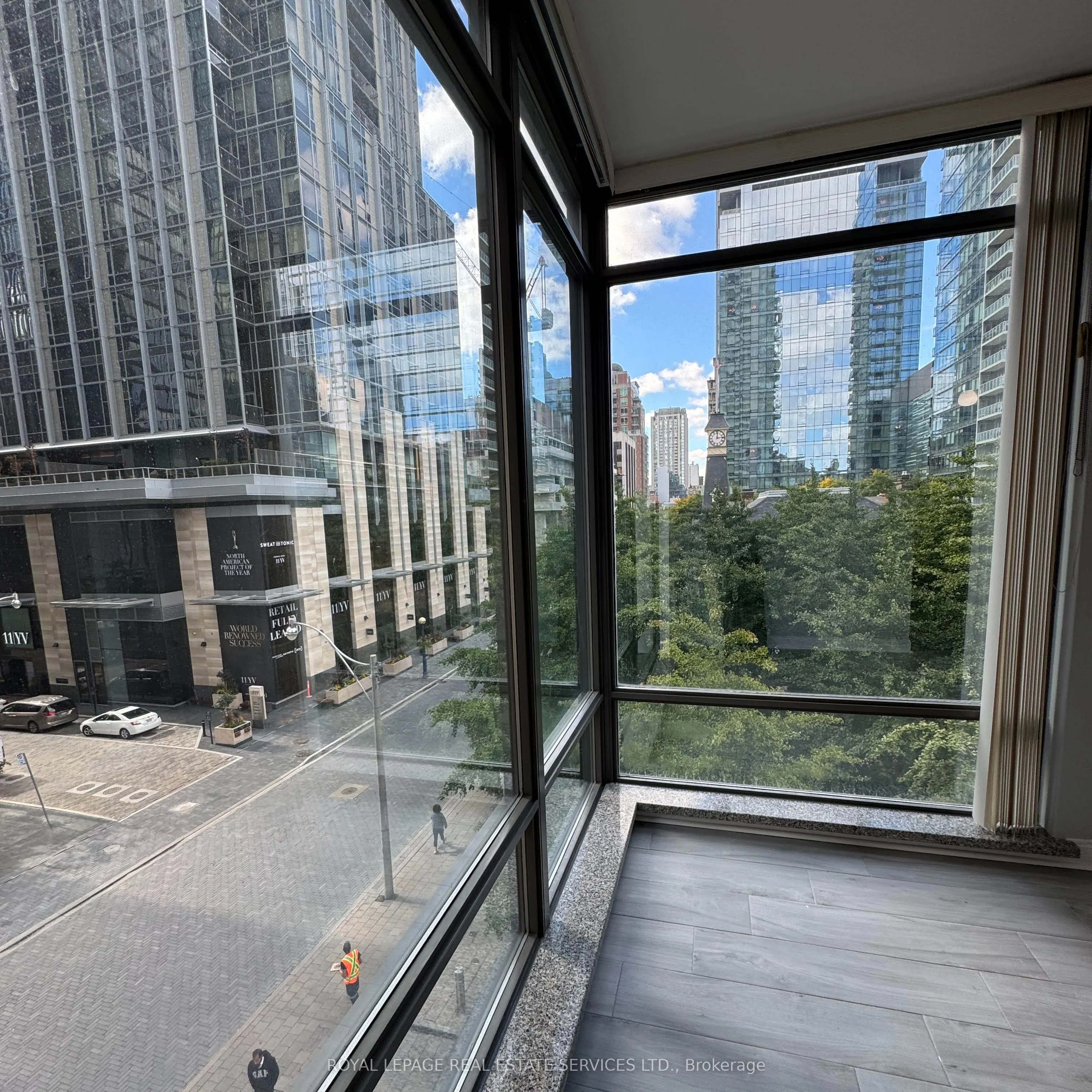 18 Yorkville Avenue, #405